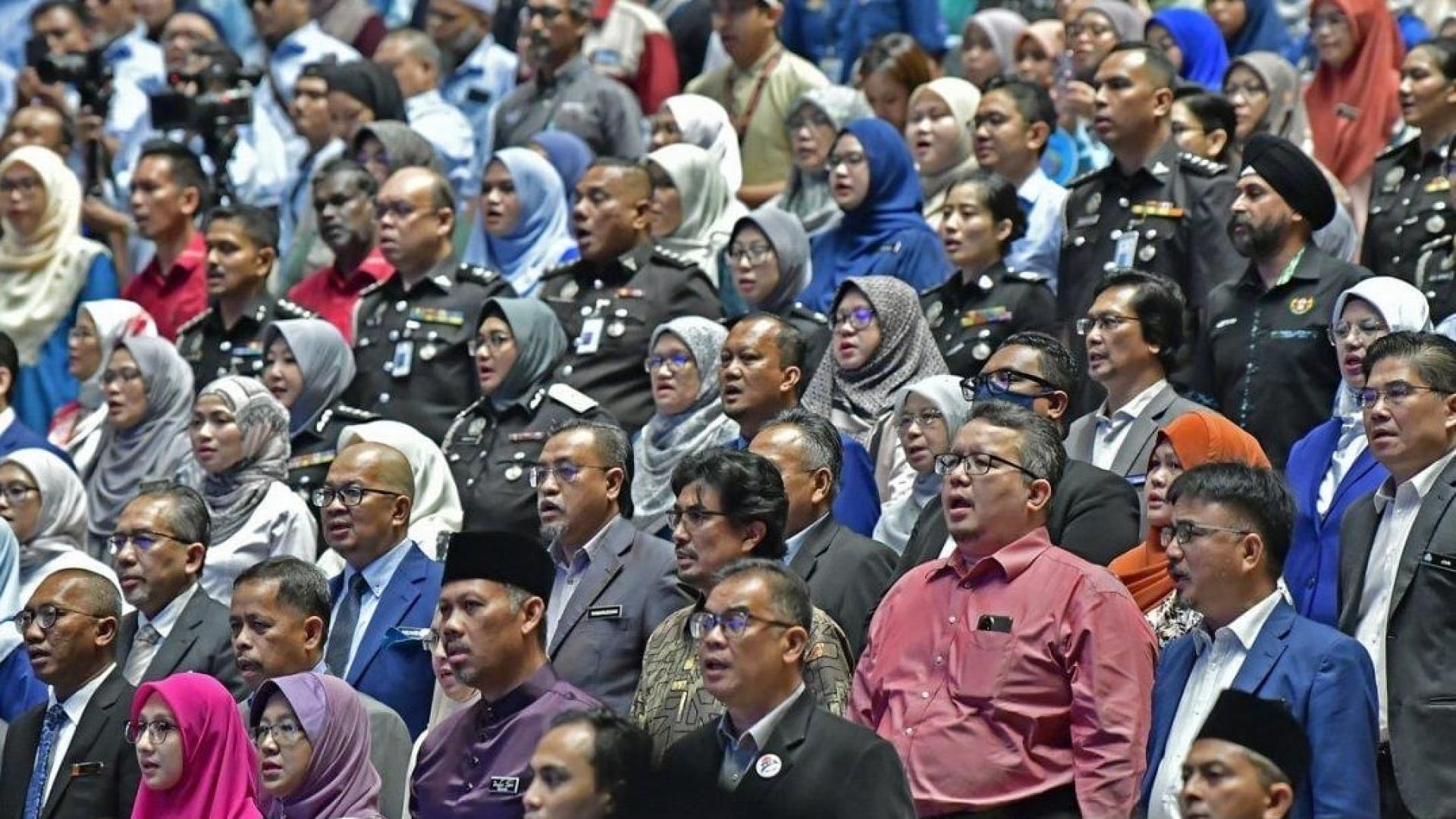 全国公务员人数逾130万人，最多的州属是吉兰丹州，占13%。