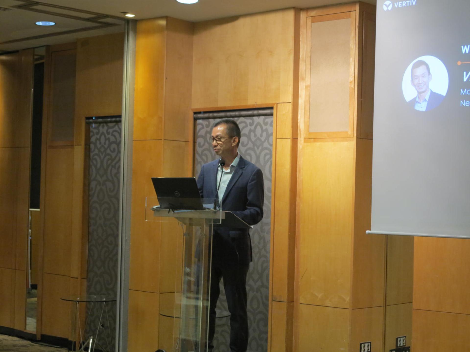 Netcom 董事总经理吴敏胜在会上致词