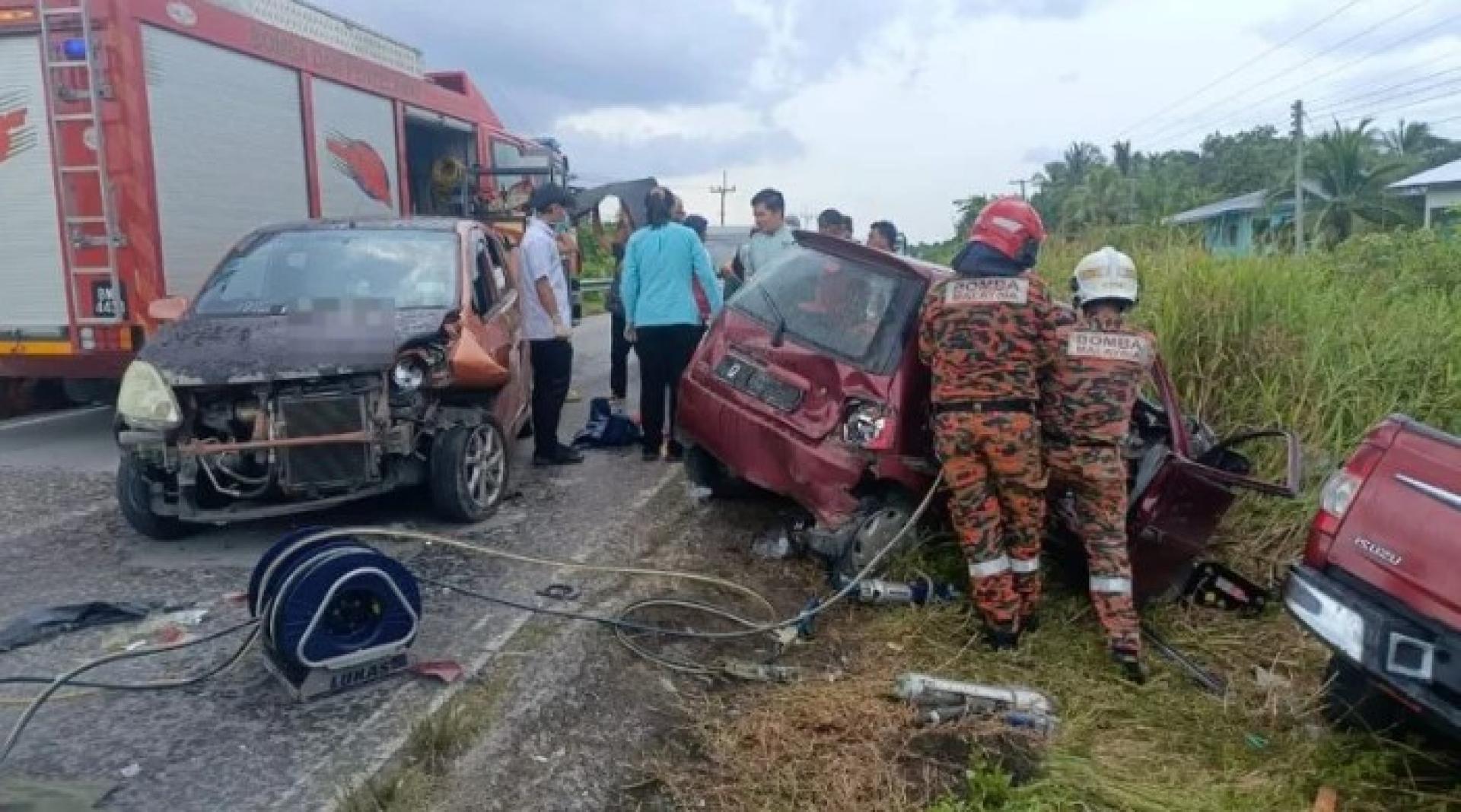 昨日中午，浮刹淡泊路发生三车连环碰撞，两人受伤。
