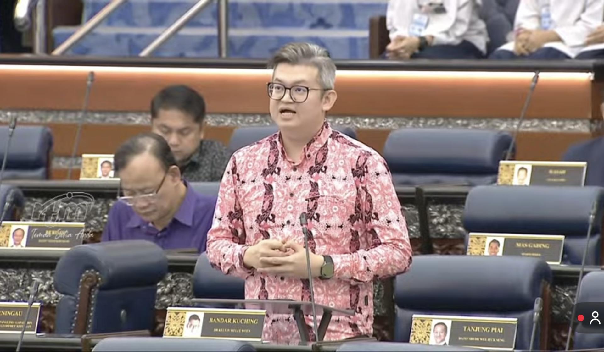 俞利文今日在国会参与辩论。