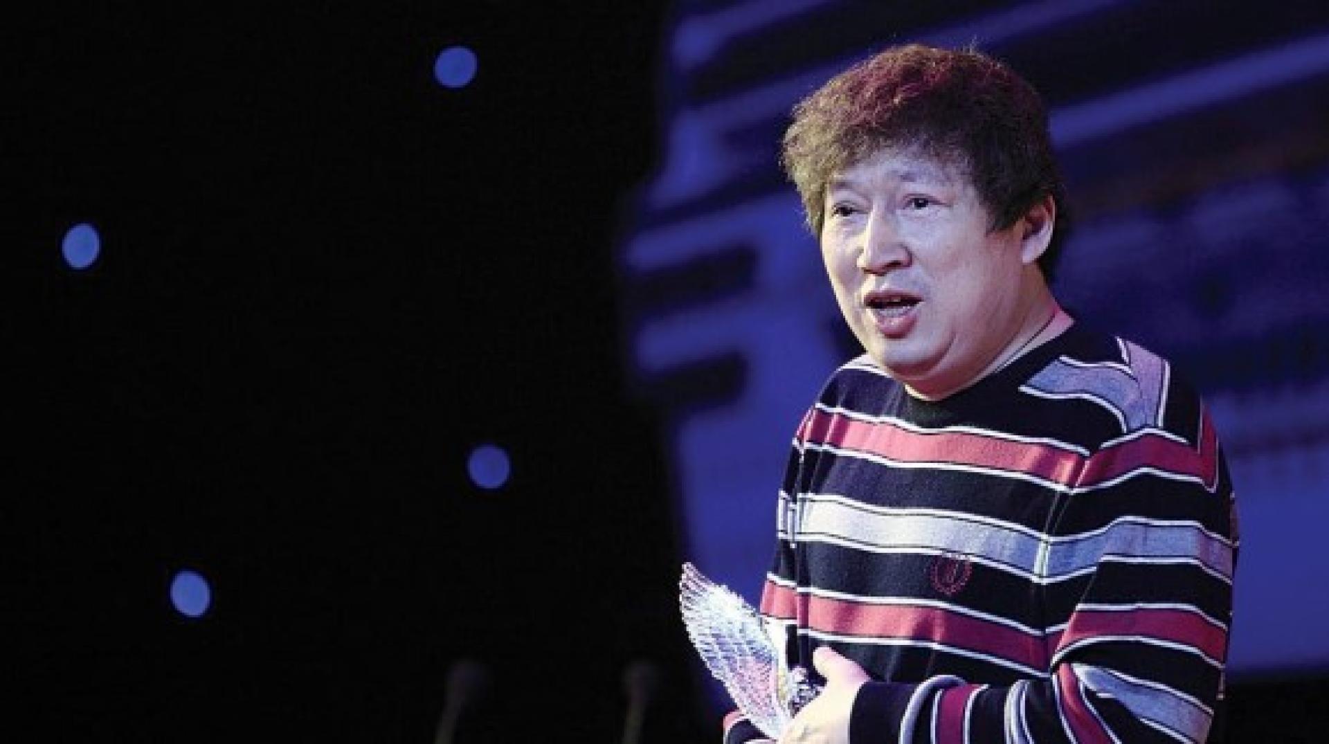 被封为“史上最牛软饭男”的李春平，晚年罹患老人痴呆症，孤独病逝医院身边没亲人。