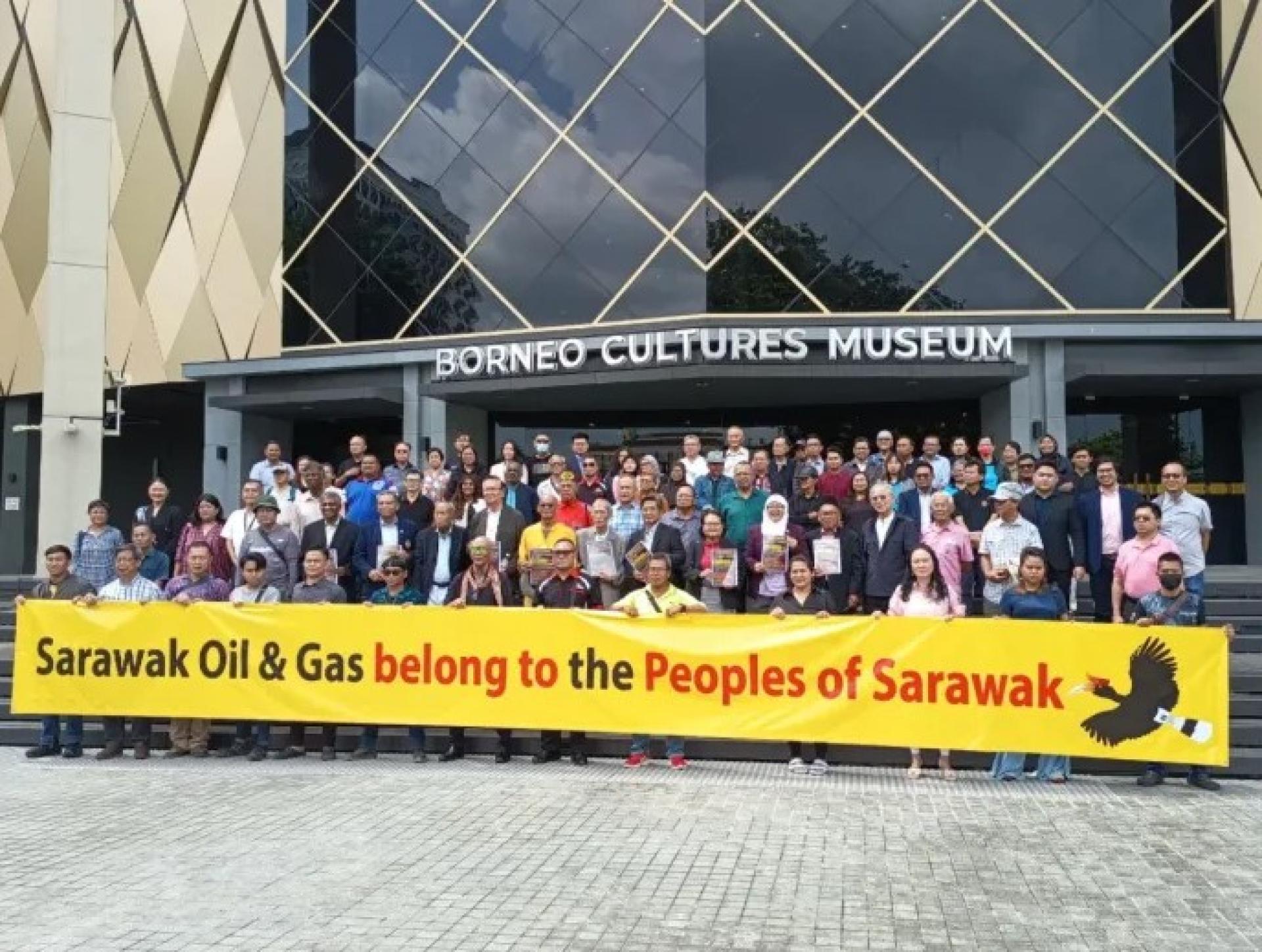 33个非政府组织代表齐聚一堂，宣布支持砂拉越对其油气资源的合法拥有与控制，重申已故拿督斯里阿德南·沙特姆的愿景。