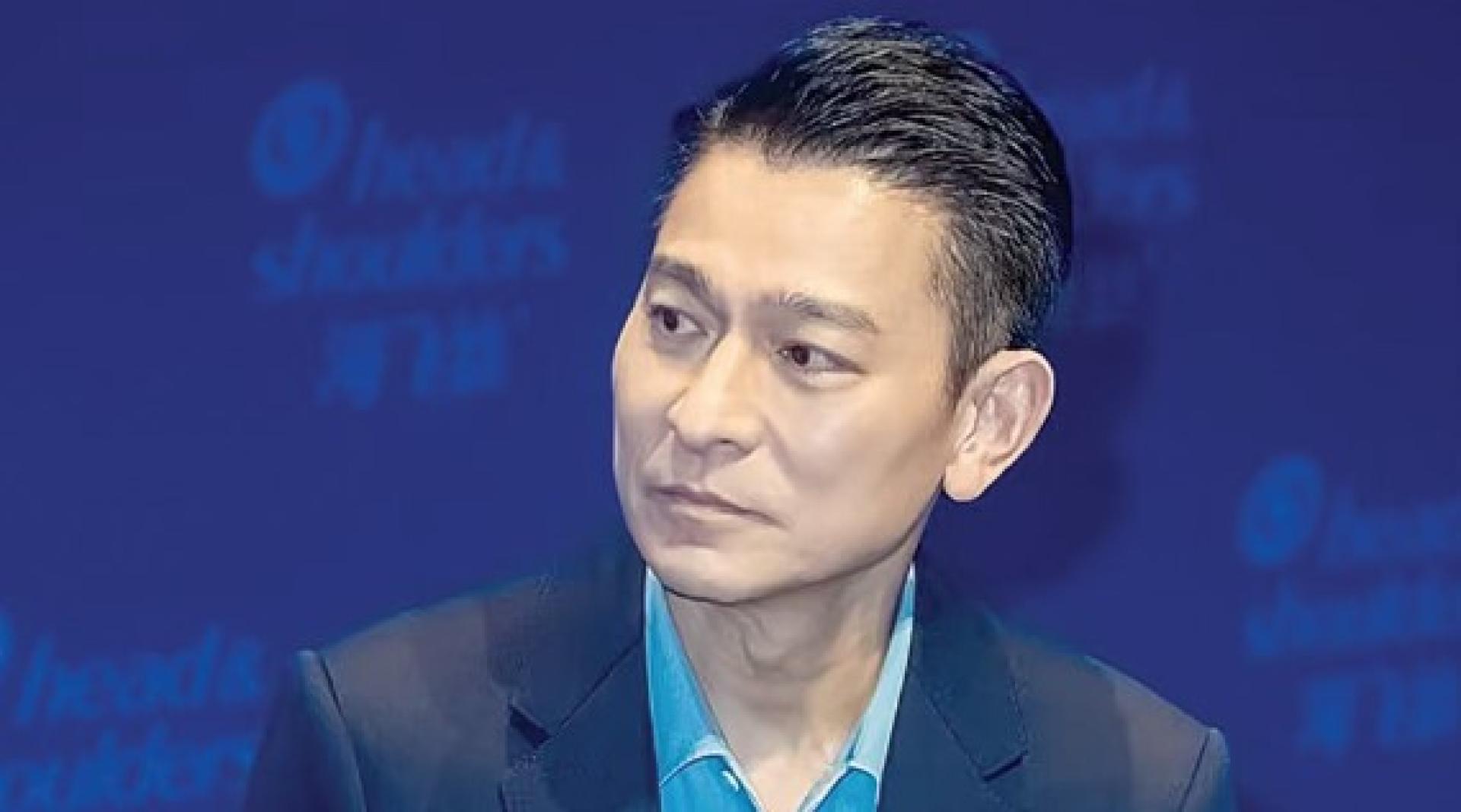 刘德华遇粉丝躲床底，留下阴影靠1招自保。