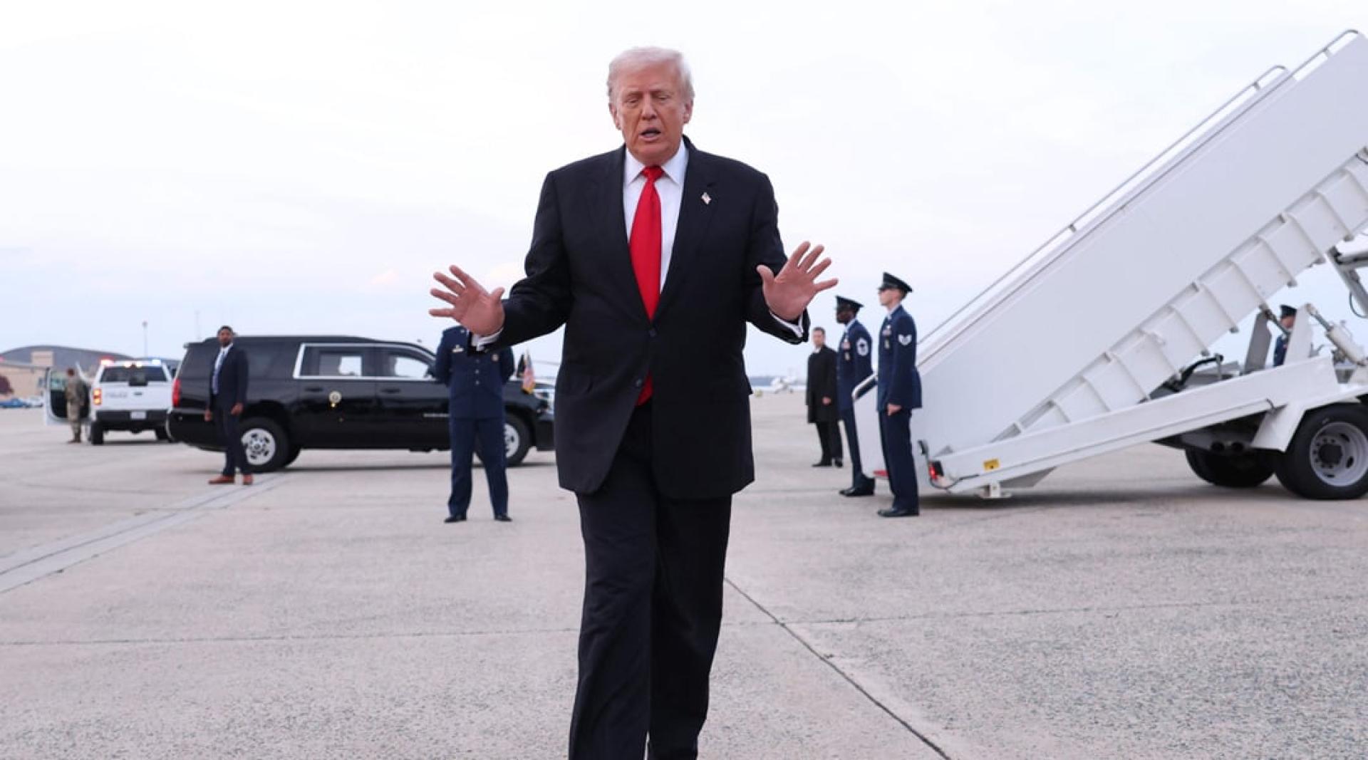 特朗普考虑向民众派钱。