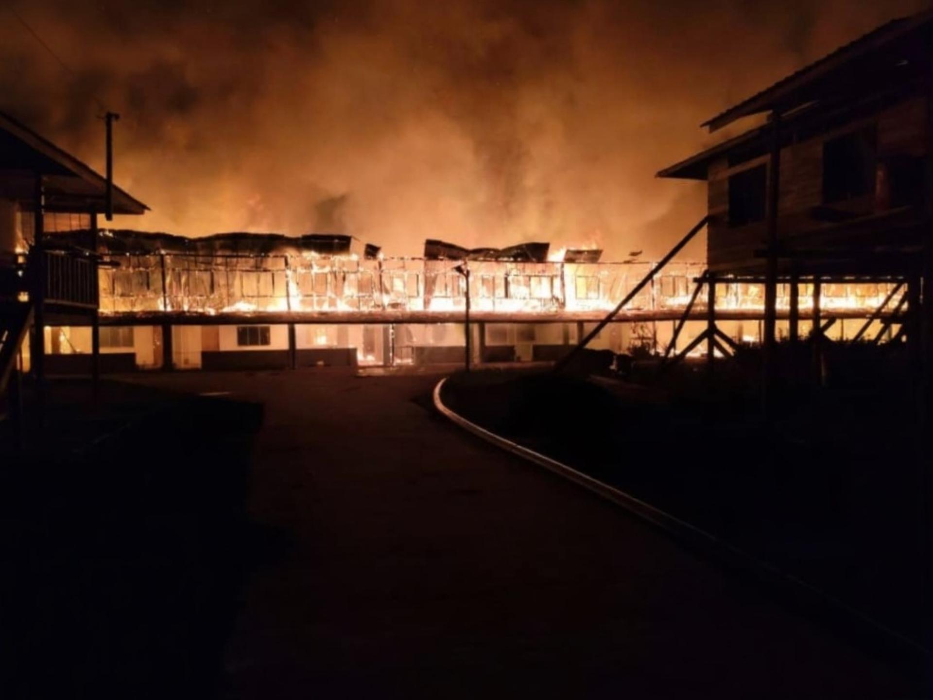 美里汀查弄洛央长屋昨晚（10日）发生严重火灾，一座共有23户的C座长屋被烧毁，造成191名居民受影响。