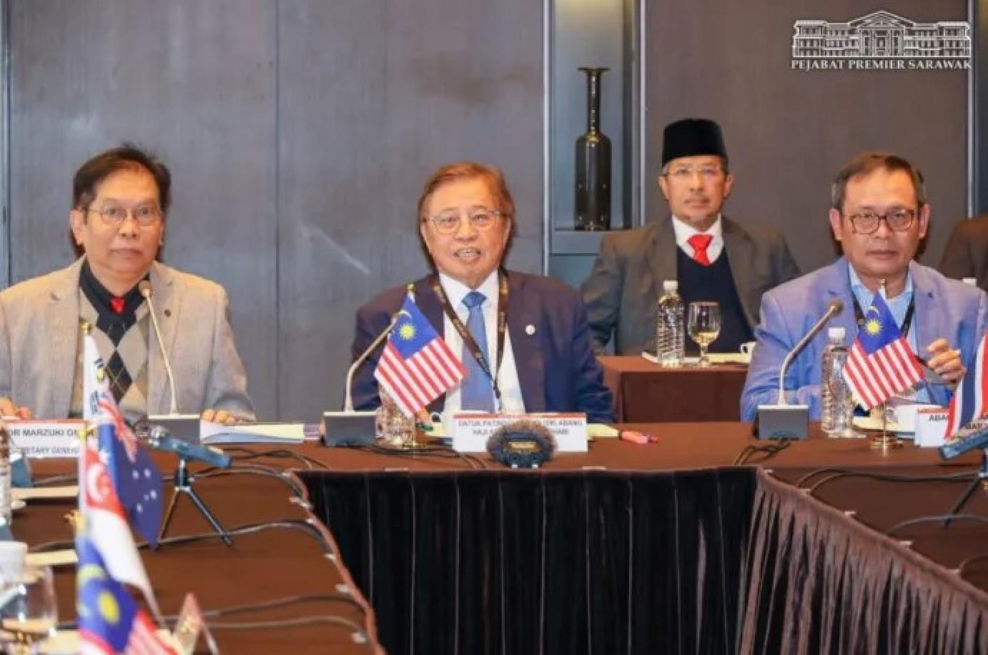 阿邦佐于2025年11月12日在韩国首尔主持第36届东南亚与太平洋地区伊斯兰宣教理事会执行委员会会议。