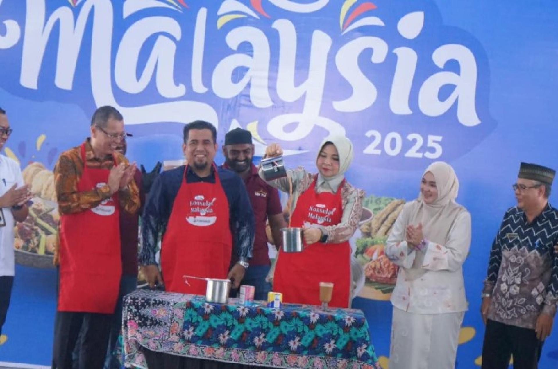 为期两天的“马来西亚迷你嘉年华”在坤甸热烈举行，吸引民众踊跃参与。