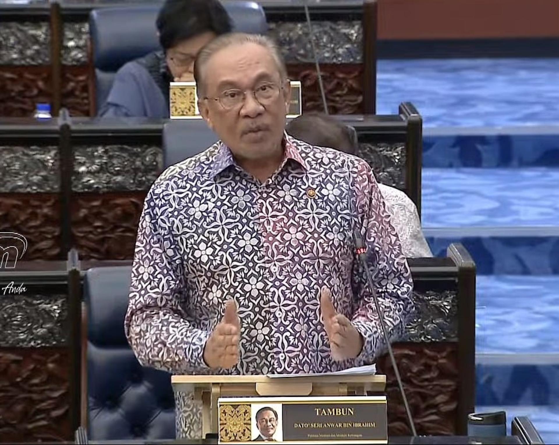 安华说，联邦政府必须就沙巴高庭裁决中央政府与沙巴州政府自1974年以来滥用权力及违反宪法义务的内容上诉。