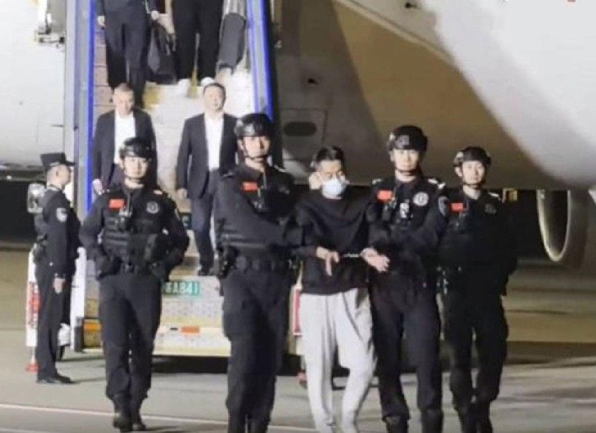 KK园区“幕后金主”佘智江由泰国引渡回南京受审。