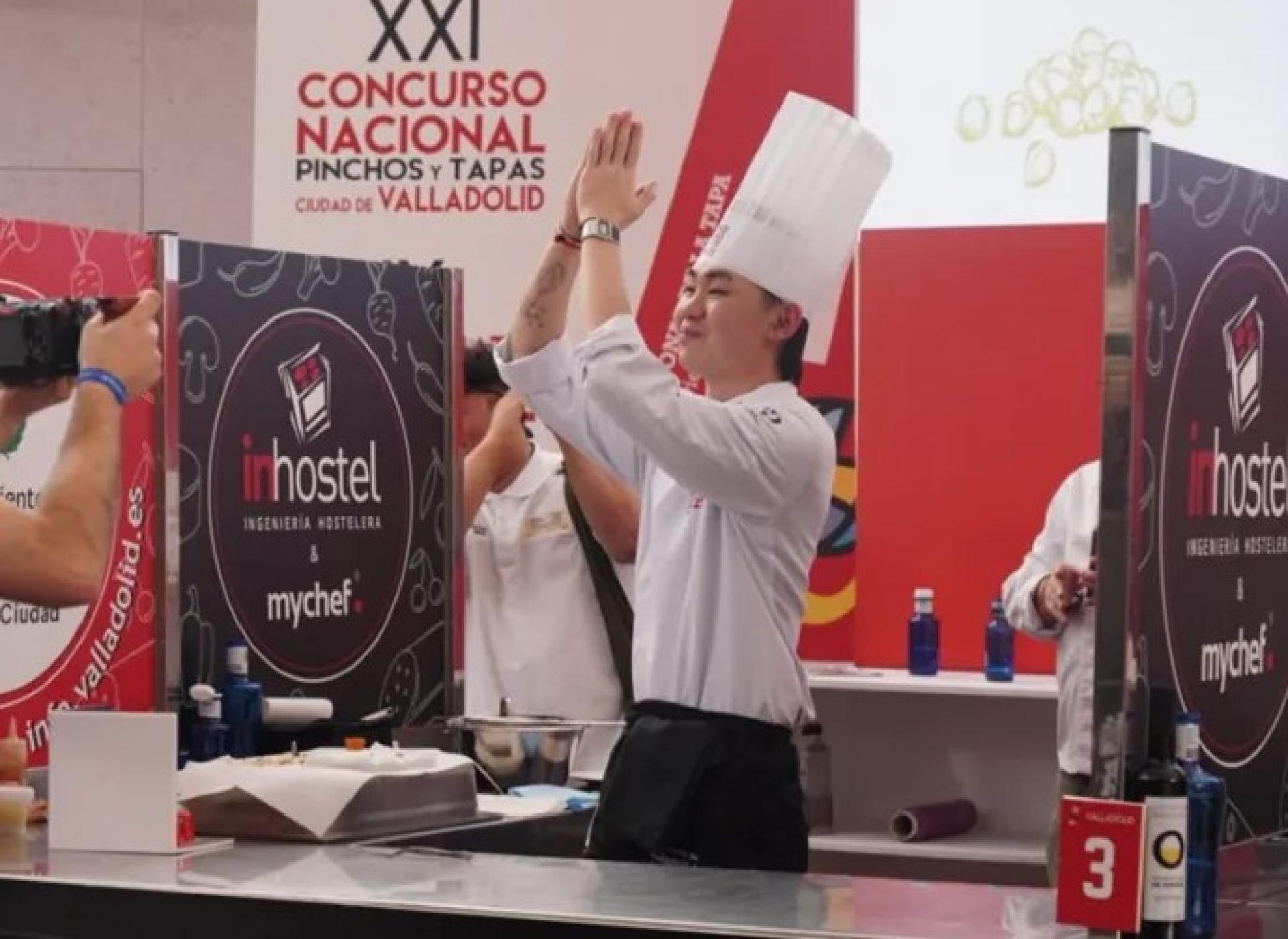 Liew Kit Kiet在西班牙举行的2025年世界塔帕斯锦标赛荣获 Mahou San Miguel 特别奖。