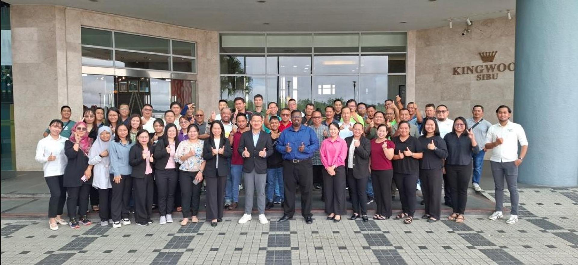 马来西亚可持续棕油高保护价值内部评估员培训开幕式出席者合摄。