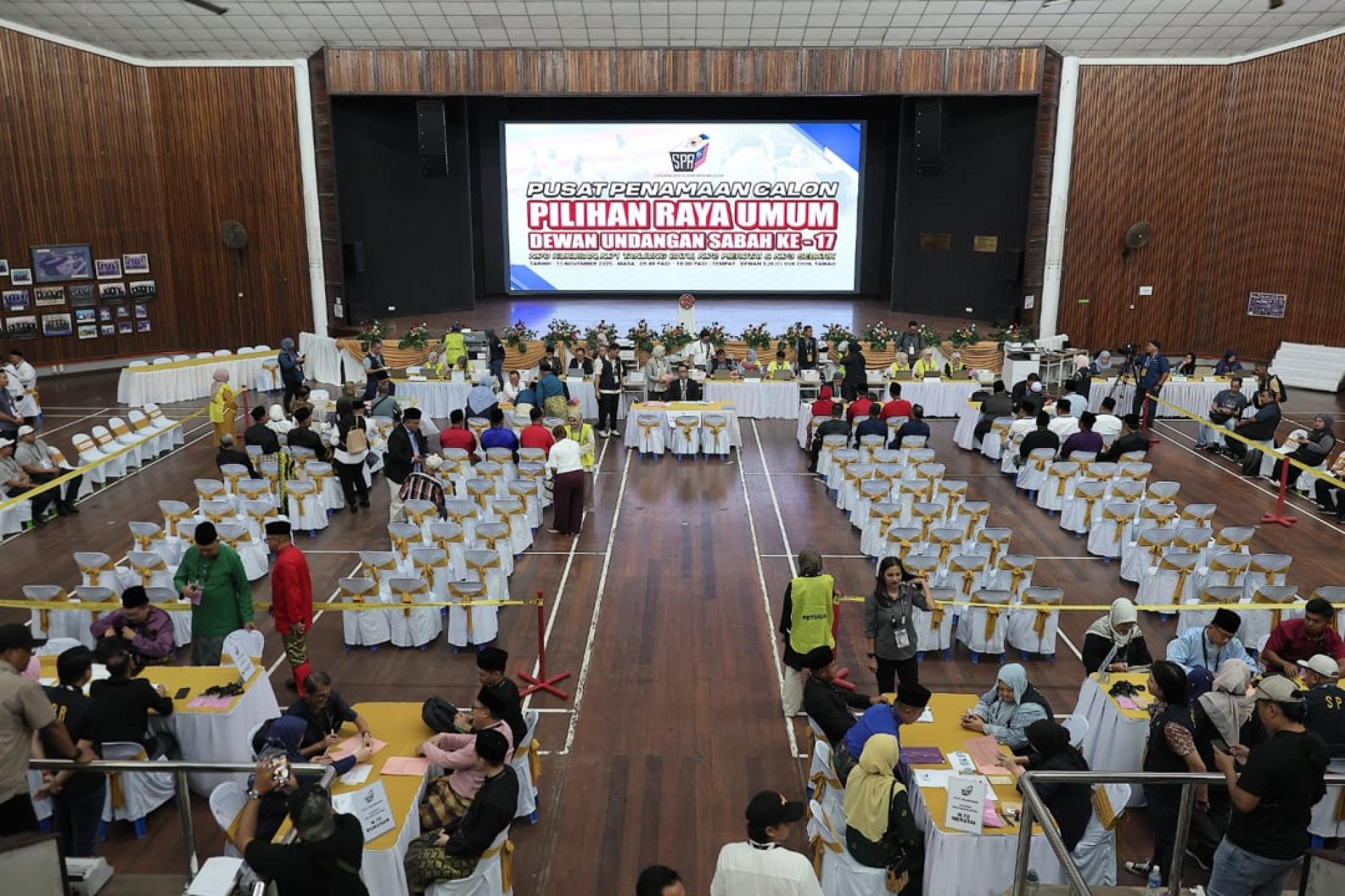 第17届沙巴州选举共有596人提名。