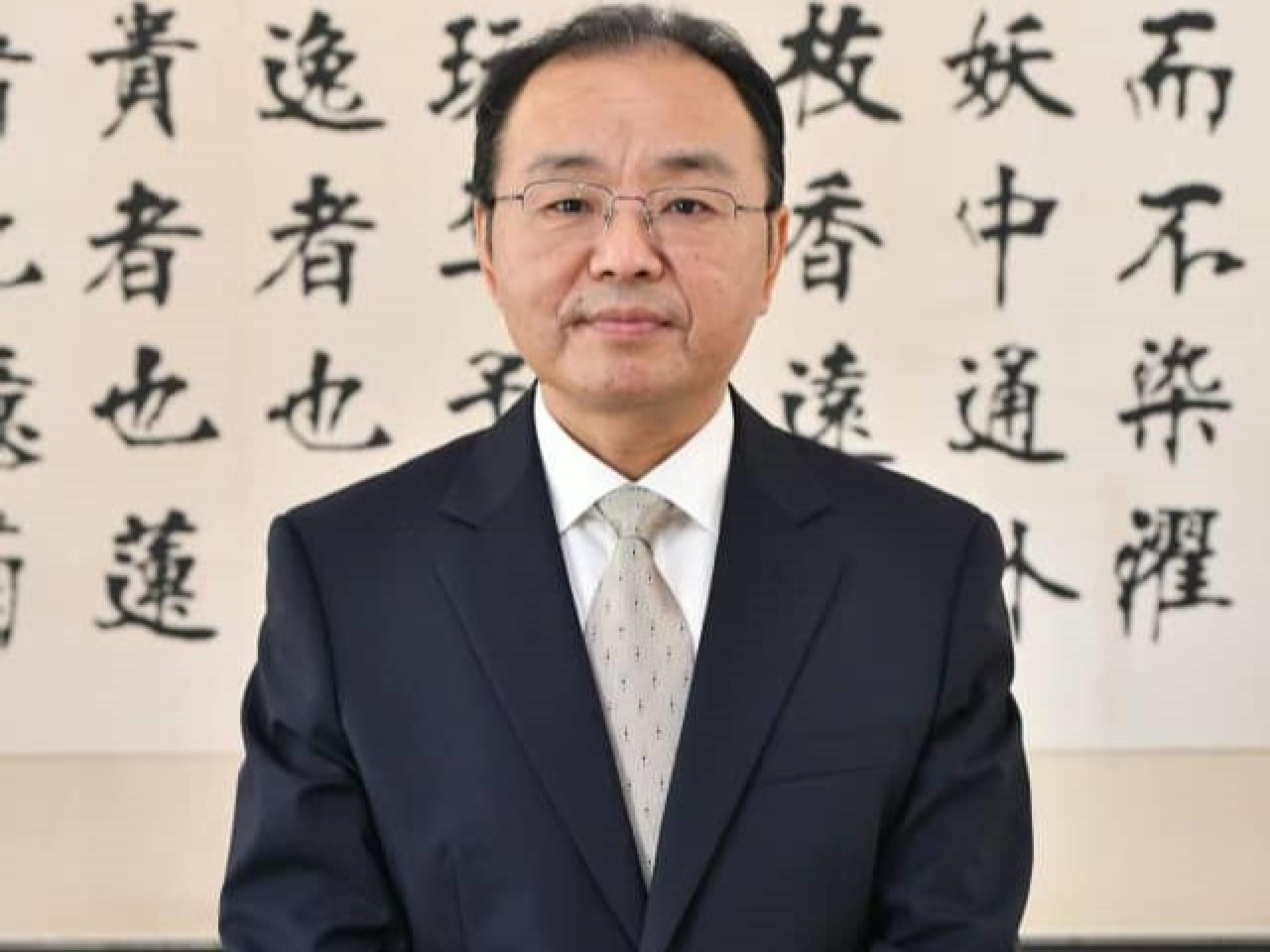 中国驻马来西亚特命全权大使欧阳玉靖阁下。