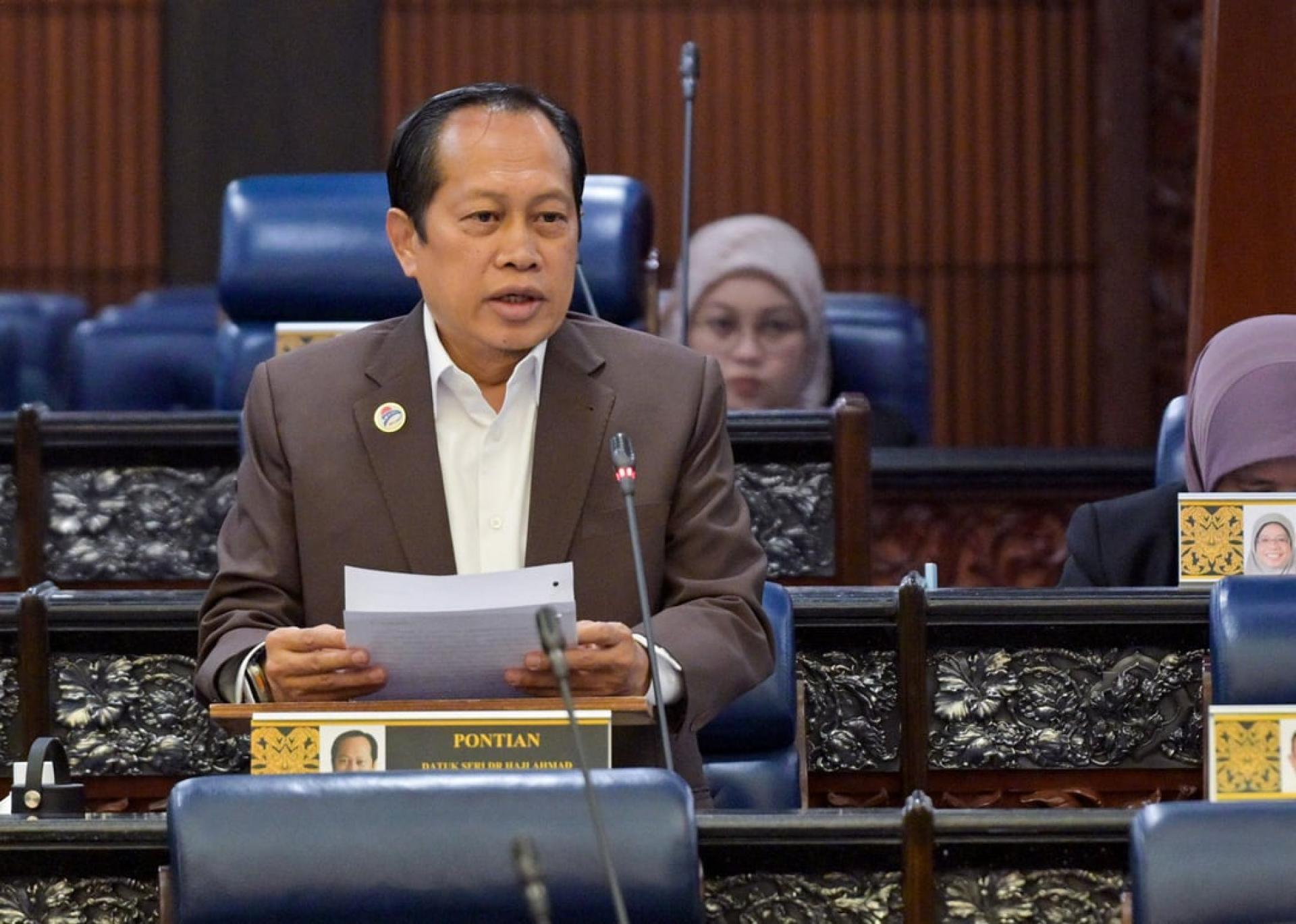 阿末马斯兰说，政府将于明年修正3项法令来落实多车道自由流动（MLFF）大道收费系统，包括对付未缴付过路费者。