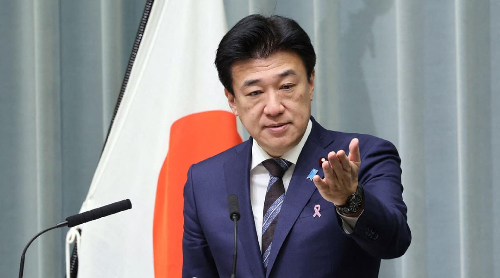 木原稔回应媒体的提问。