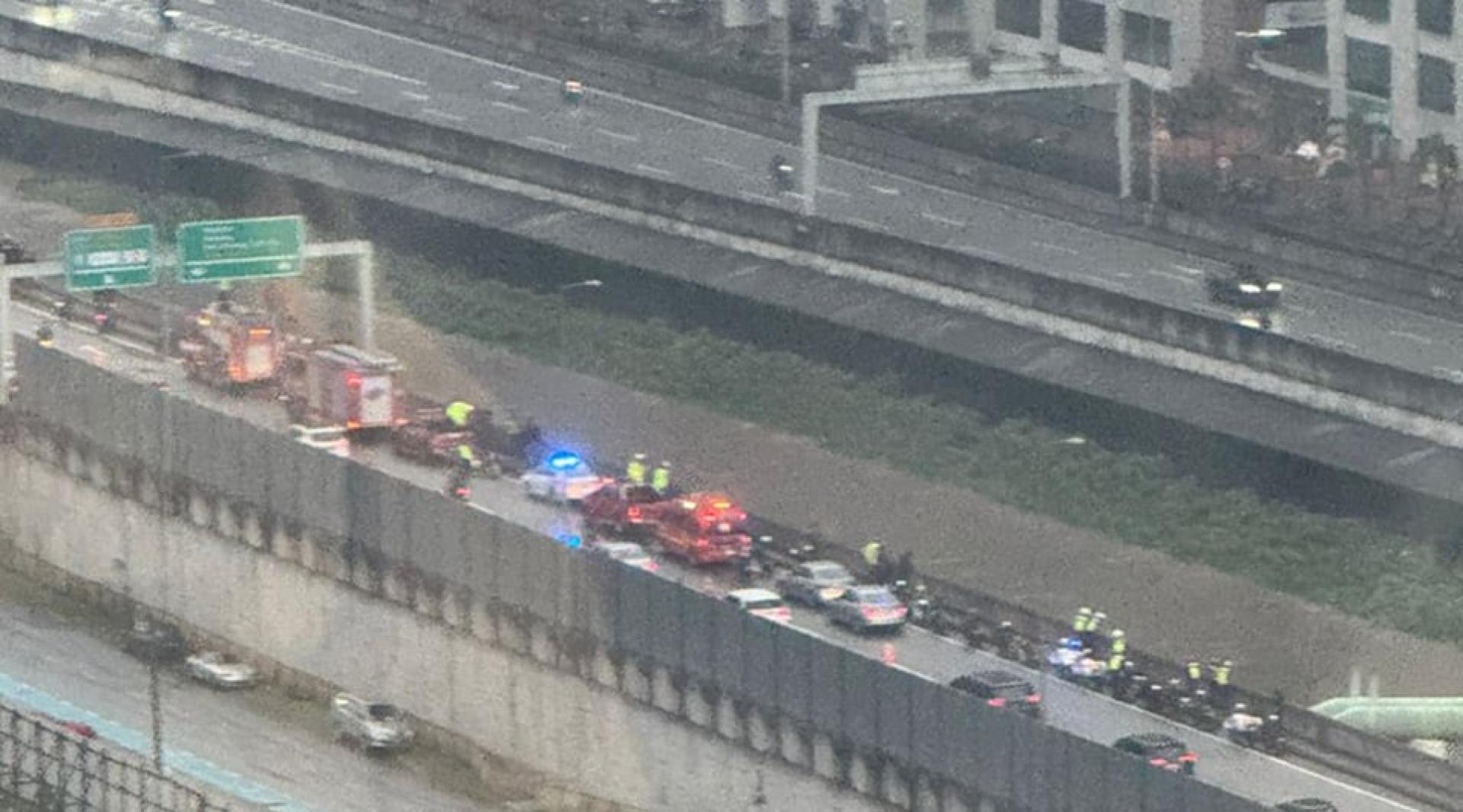 当局事发后展开搜救工作。