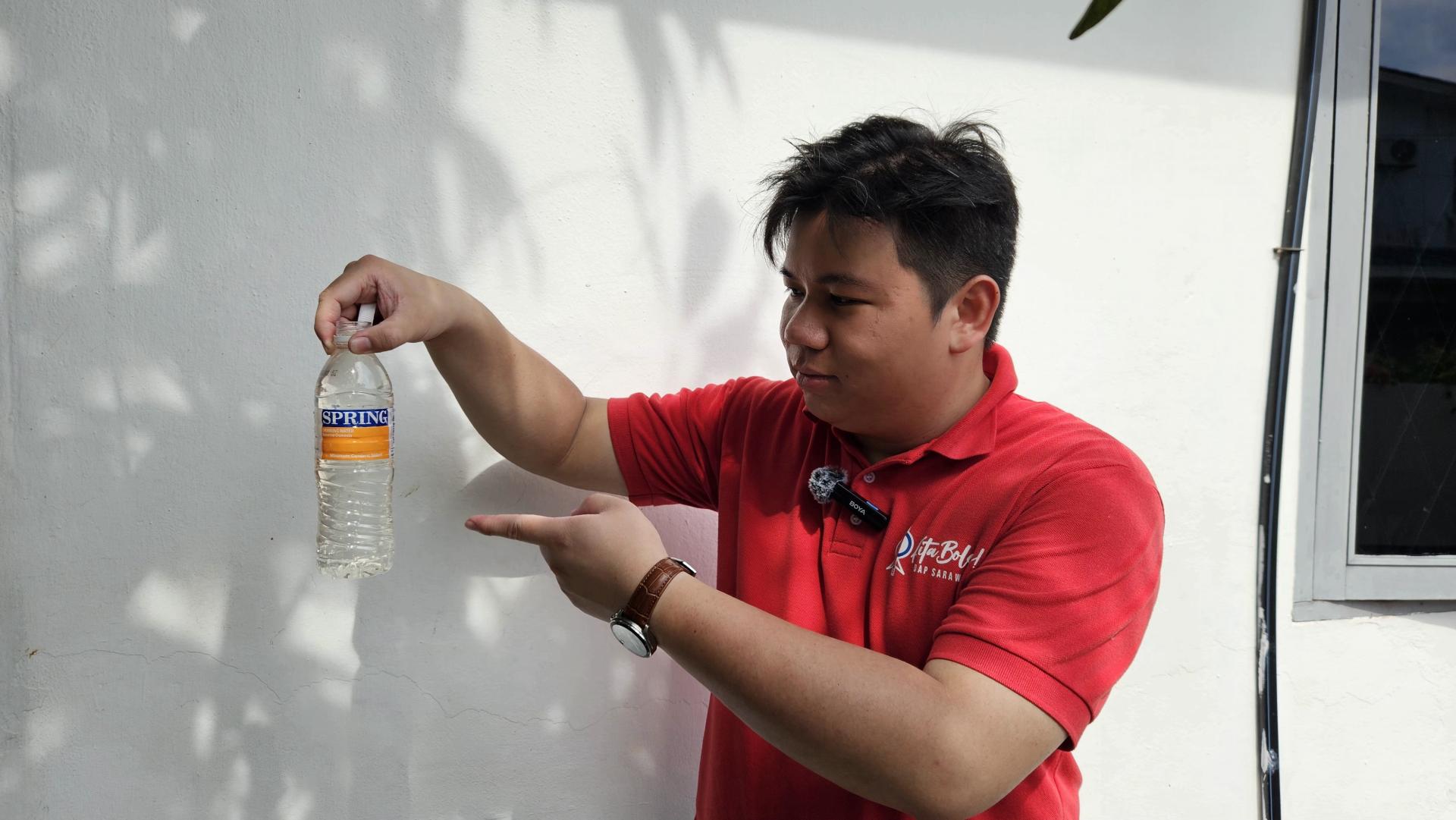 王恭宇质问砂拉越水务有限公司，为何青草路一带食水混浊问题持续逾月仍未解决。