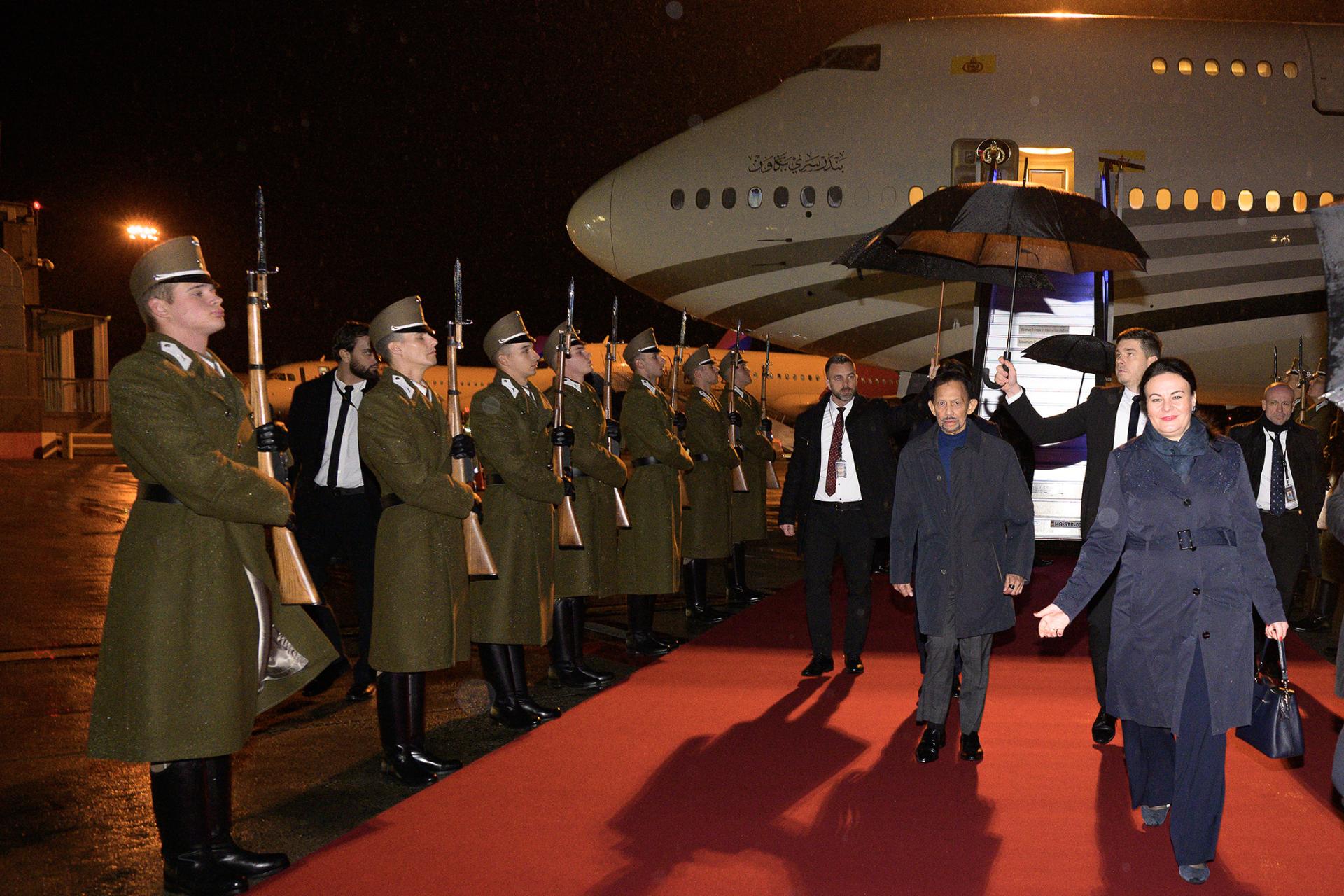 苏丹陛下抵达布达佩斯李斯特费伦茨国际机场