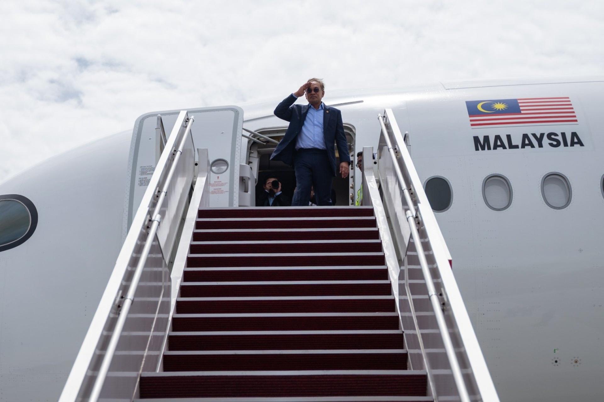 安华启程前往埃塞俄比亚，这是他官访非洲3个国家的首站。