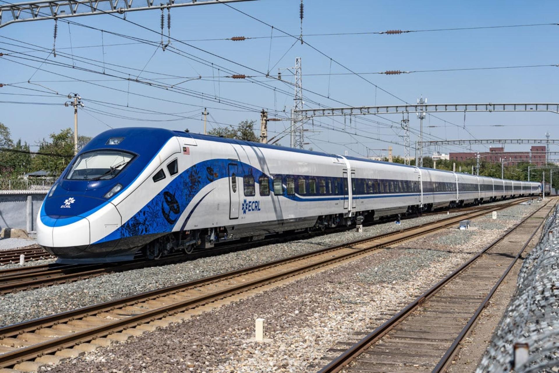 出口马来西亚的动车组。