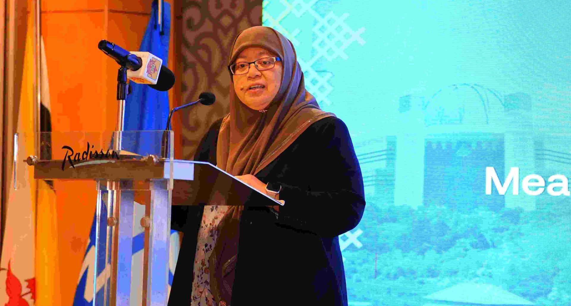 初级资源和旅游部常任秘书图蒂亚蒂致詞时影。