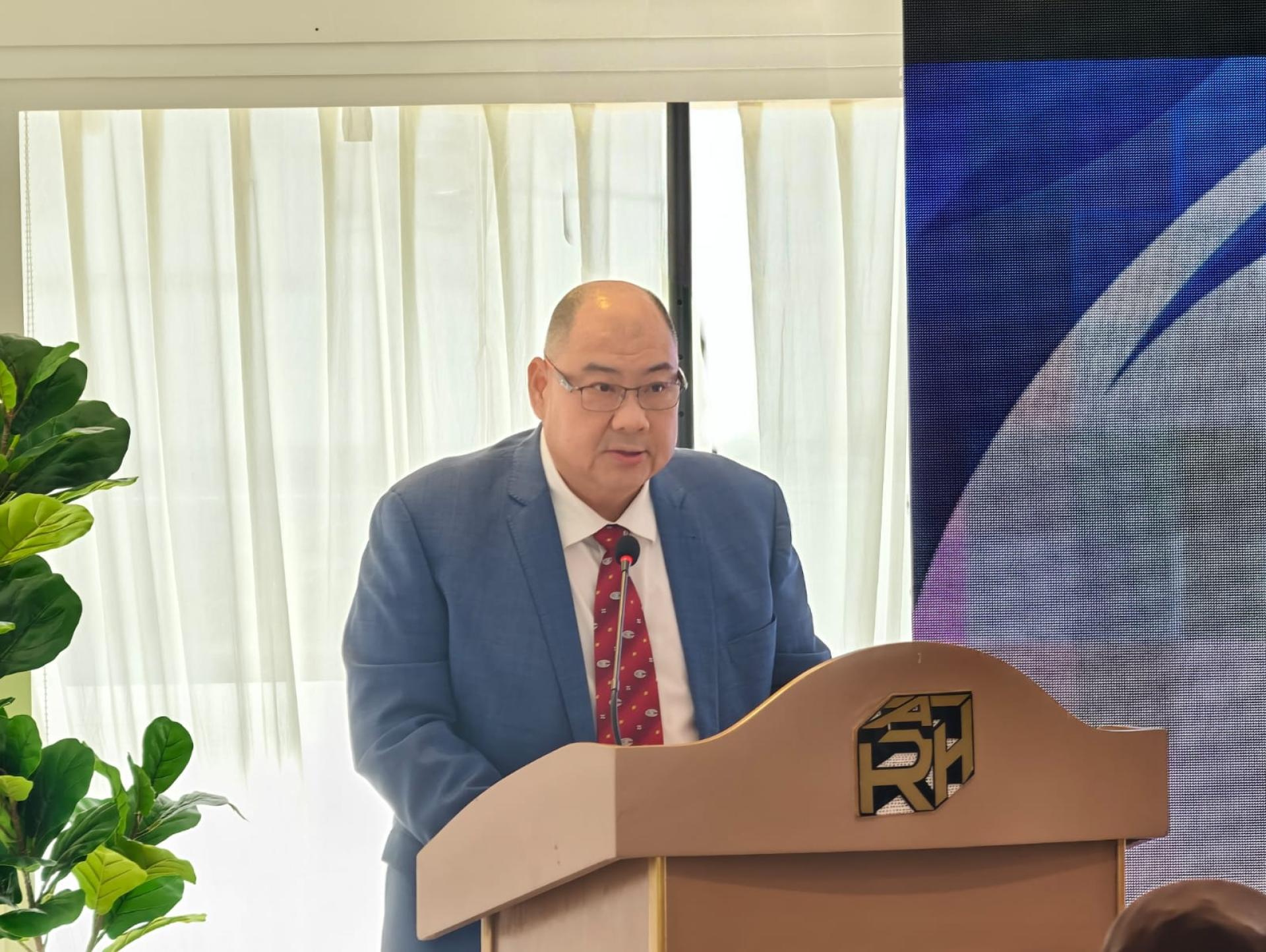 汶莱斯市中华总商会会长林汉璋在会上致词