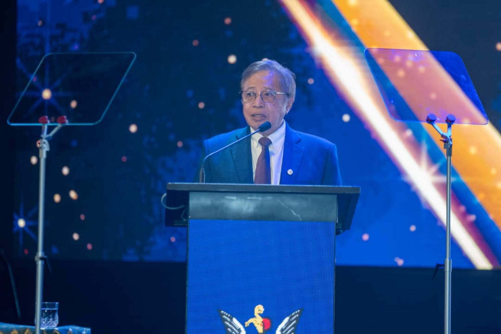 总理阿邦佐哈里发言中一瞥。