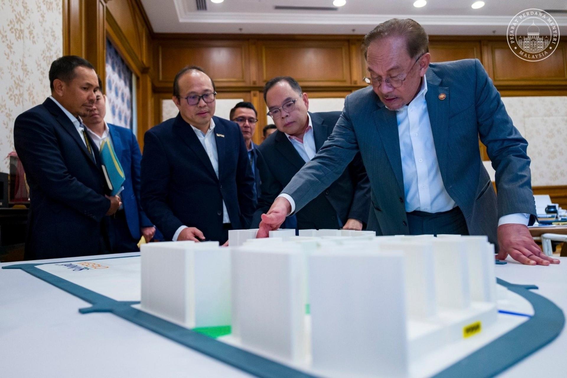 将学校规划纳入大型住宅与商业发展中，也符合安华早前的建议。