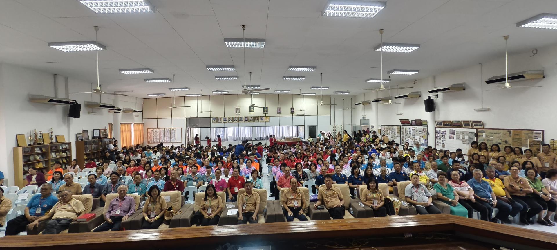 砂拉越美里李氏公会主办 “世界李氏文化交流会”全体出席者合影。