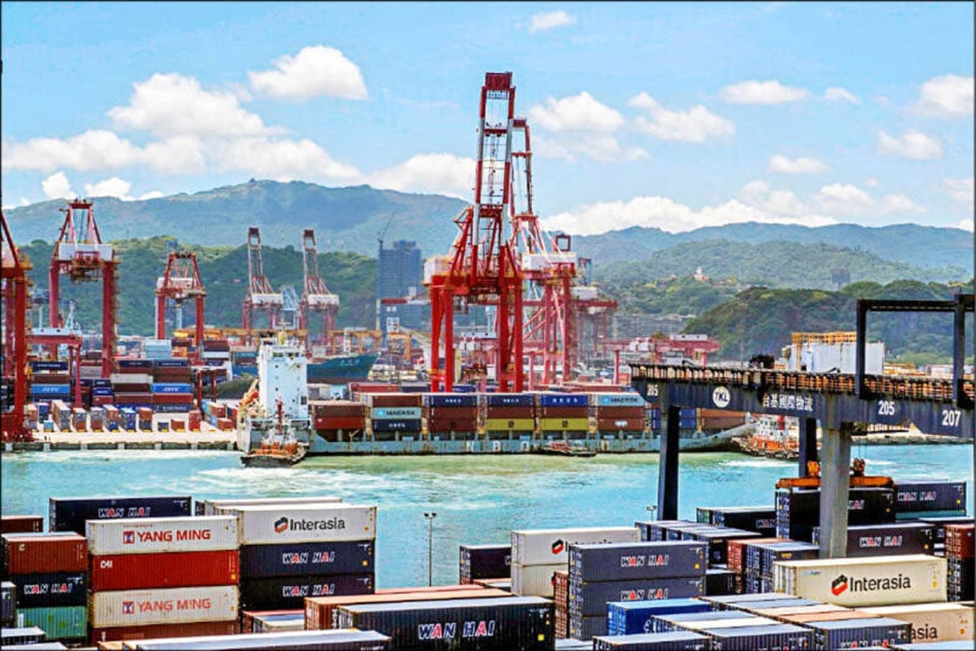 台湾基隆货柜码头。