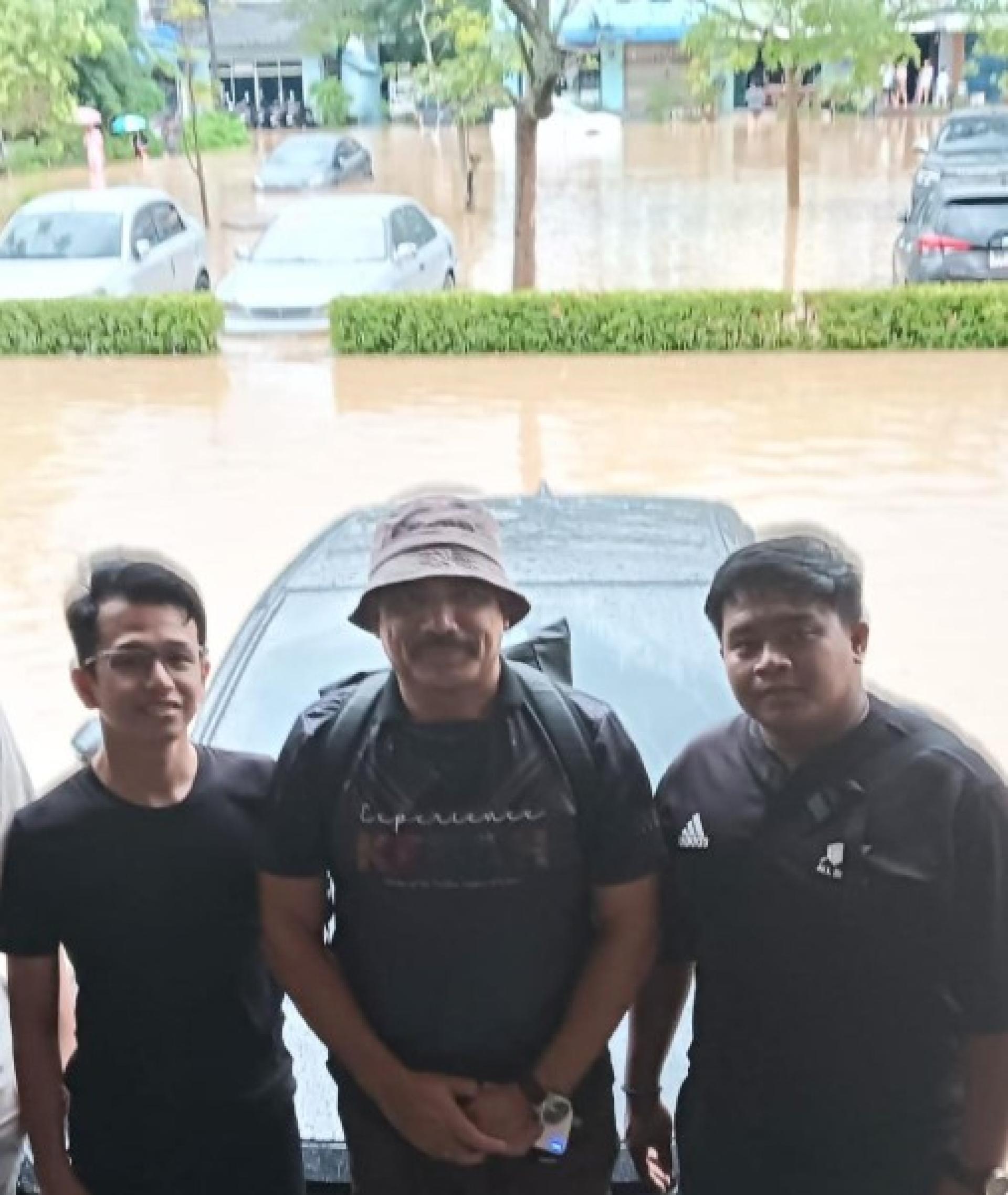 “Cuti Cuti Langkawi”有限公司员工因遇上合艾淹水而滞留在当地酒店。