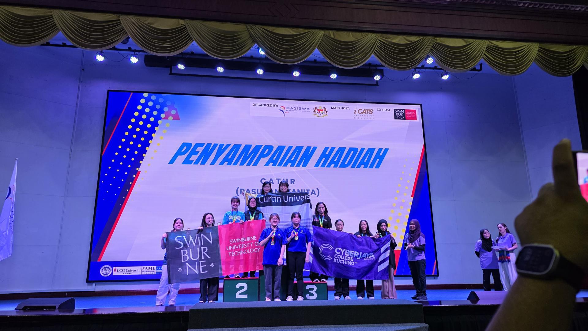 科廷女子团体成功卫冕金牌。