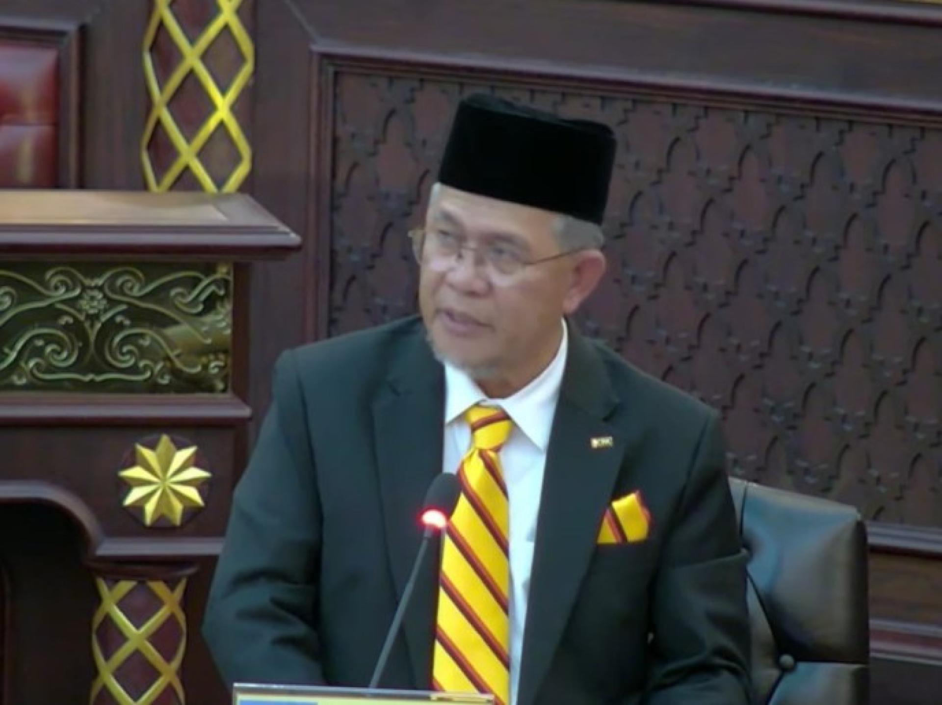 莫哈末杜里在2025年11月24日砂拉越立法议会会议上，就《砂拉越州宪法（修正案）法案2025》进行辩论。