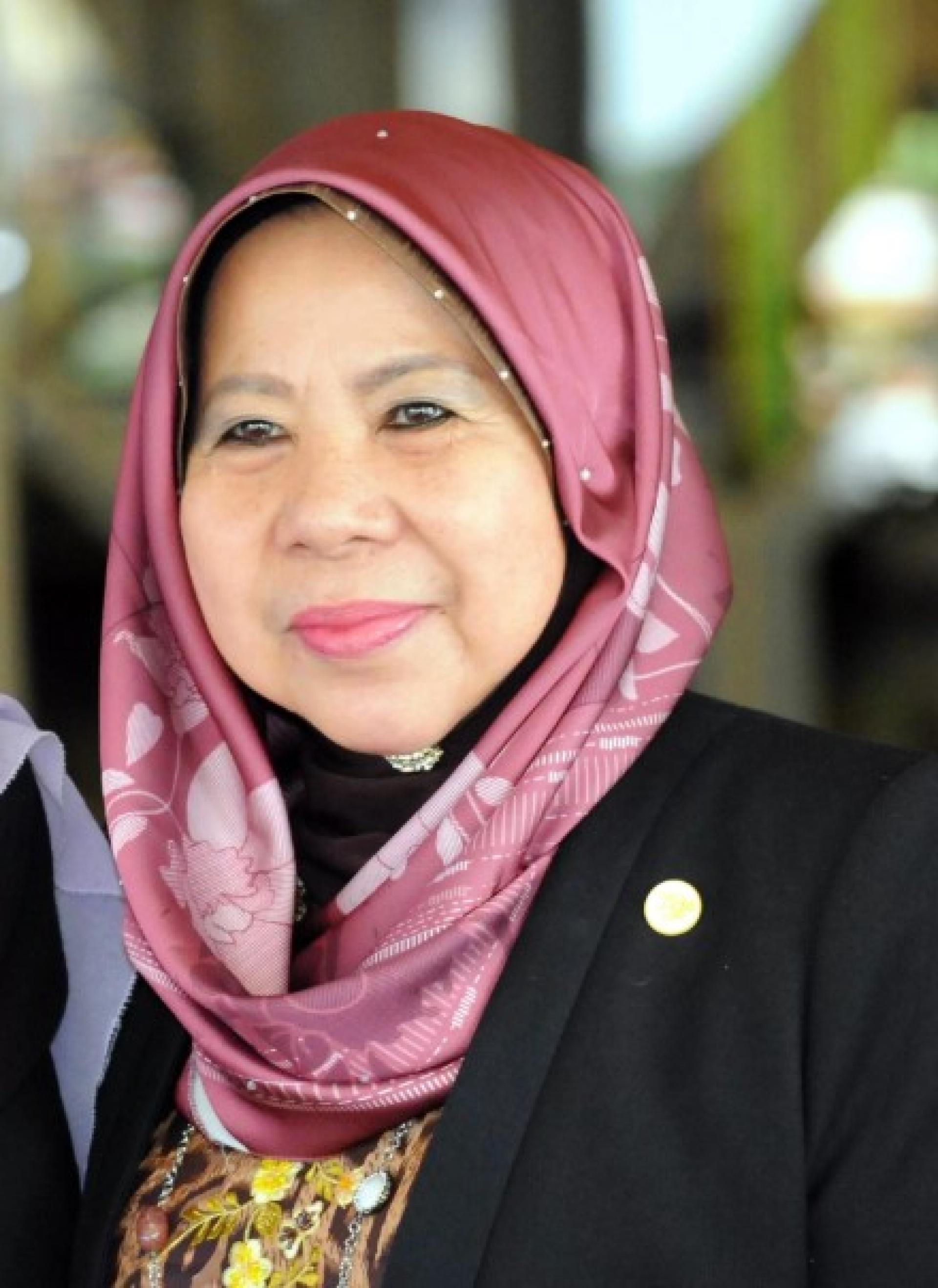 拿督罗茜尤努斯。