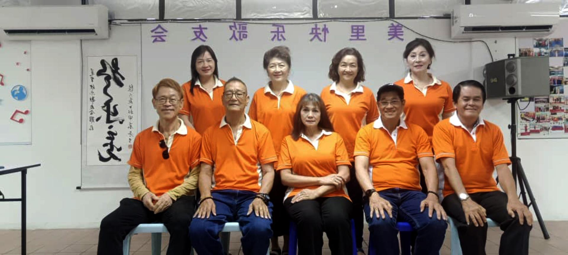 下半年生日会筹备会合影。