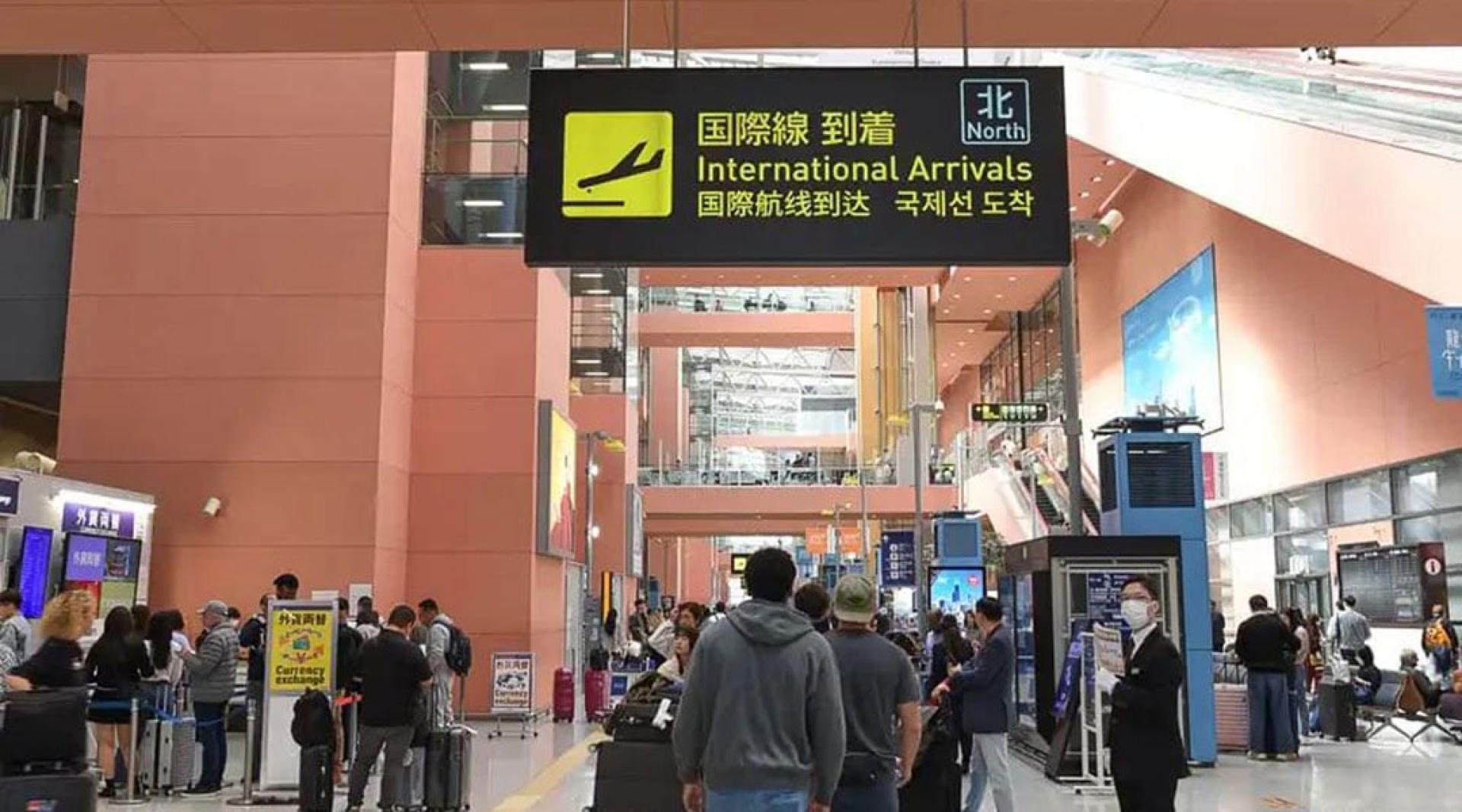关西国际机场大堂。
