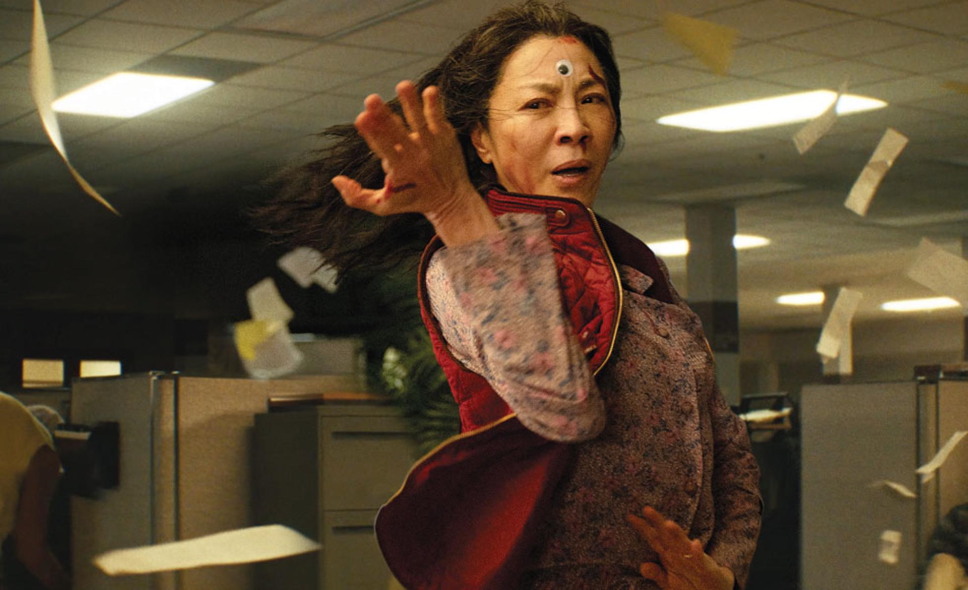 杨紫琼主演的《天马行空》大量港式动作与无厘头笑料。