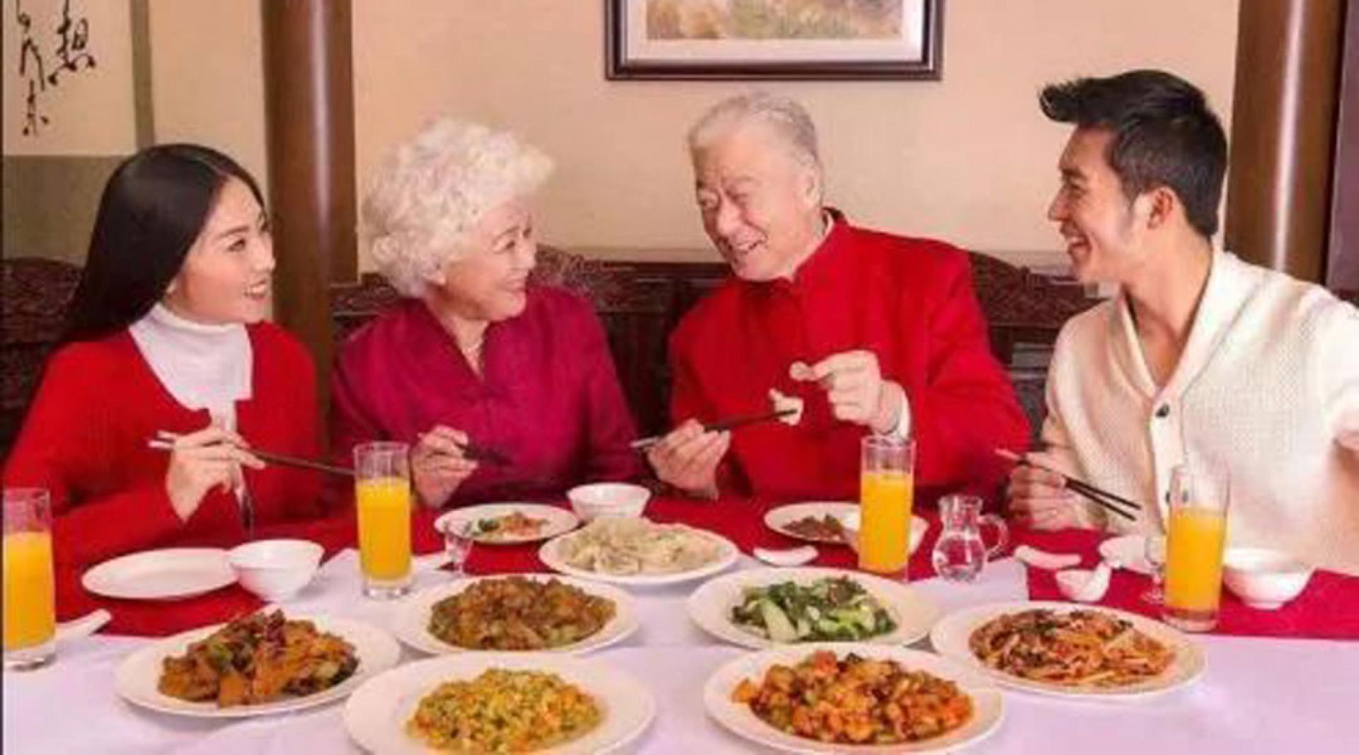 “父母演员”的热门需求包括见男女朋友的父母、假装亲密家人、以及各种社交场合。（示意图）