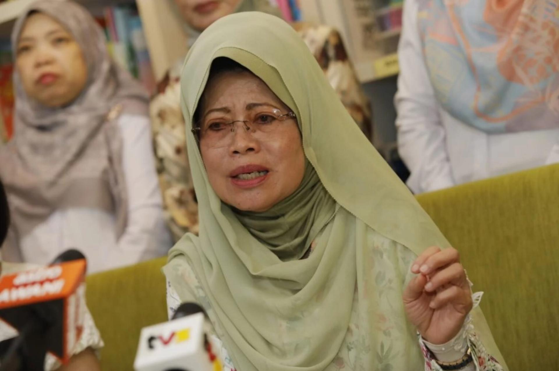 砂拉越妇女、儿童与社区福祉发展部长拿督斯里陈赛明。