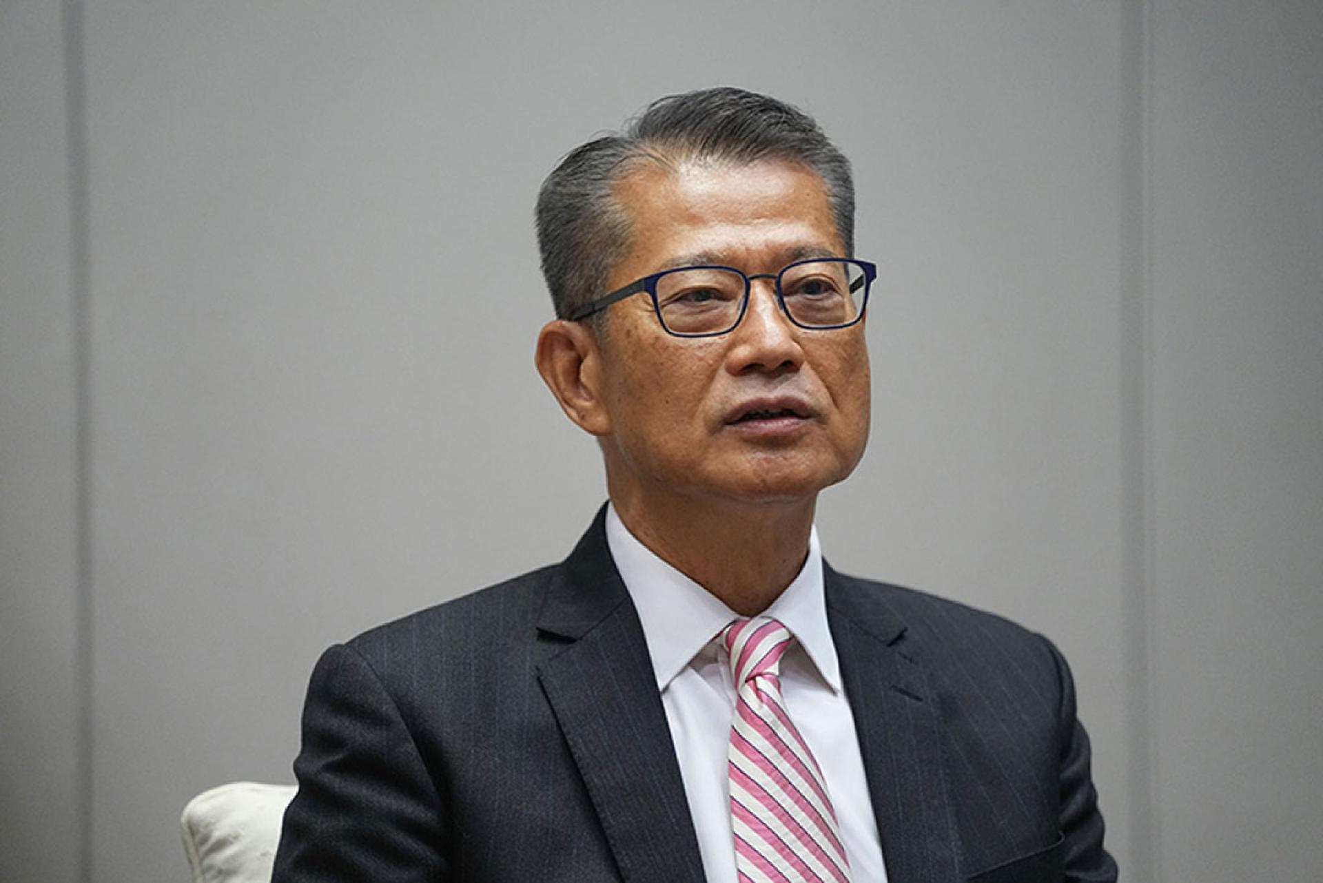 陈茂波称，当下最重要的是全力扑灭火势、救治伤者和搜救失联人士。（档案照）