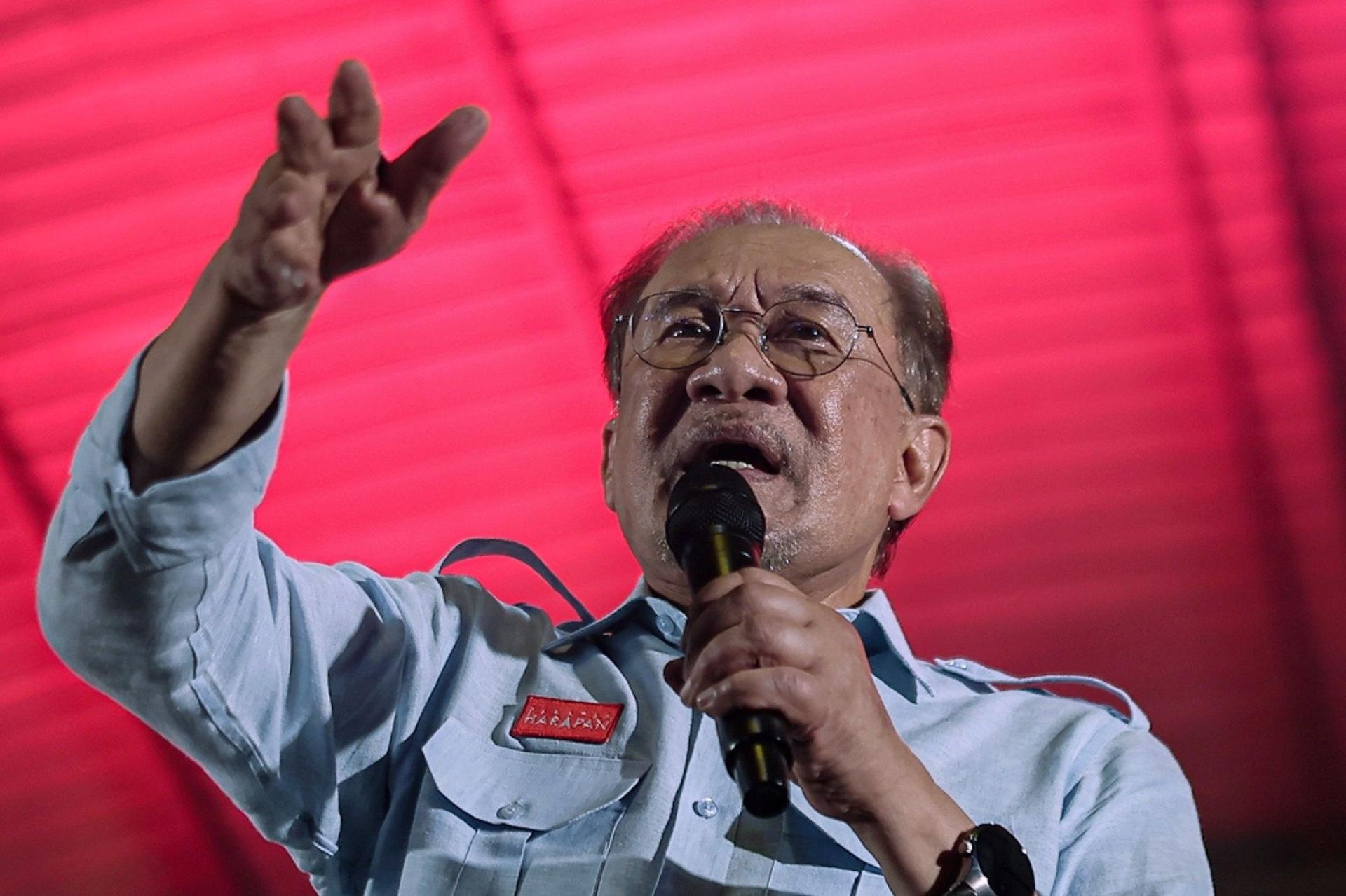 安华呼吁沙巴人民拒绝敛财领袖。