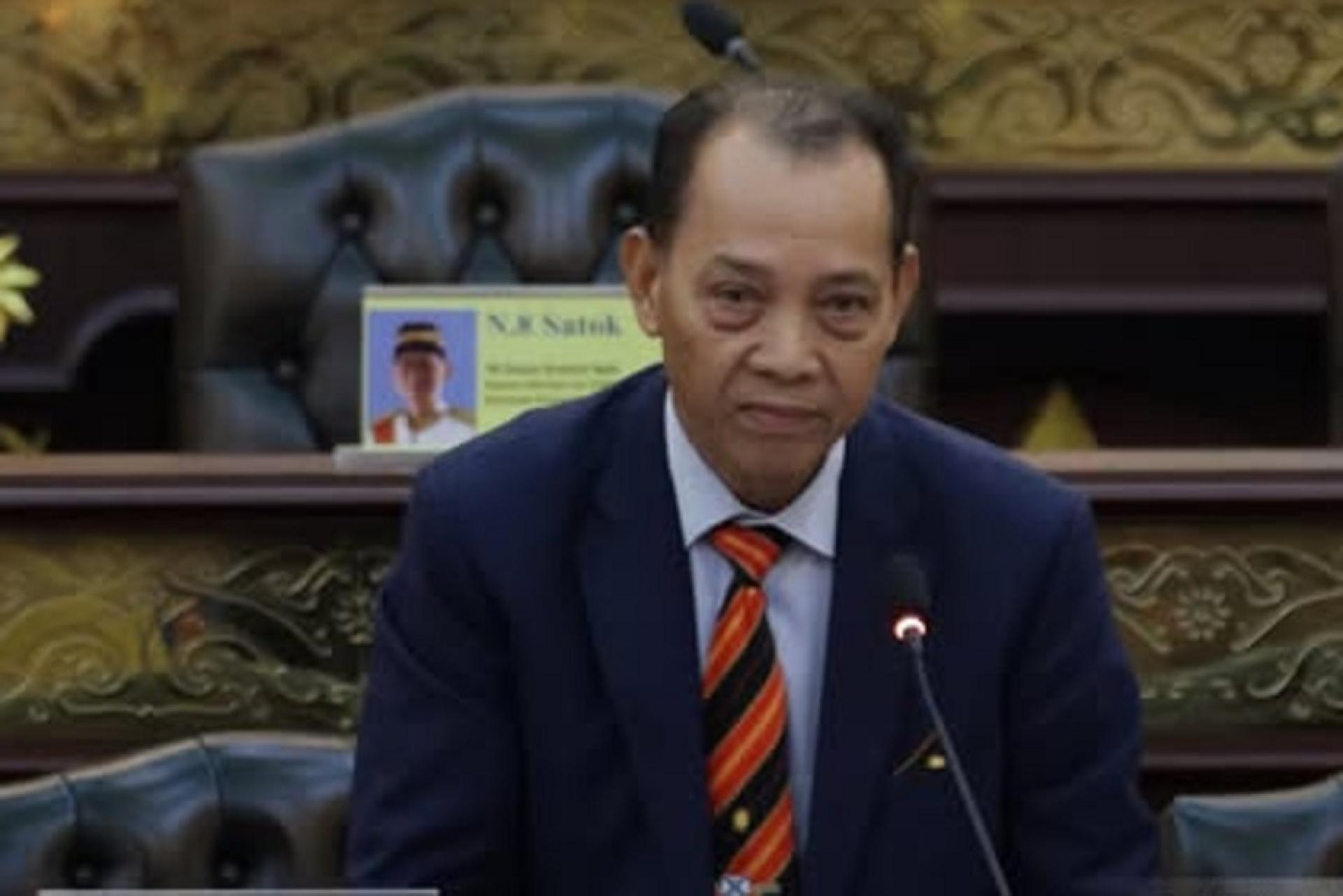 拿督朋光曼吉在议会上回应相关提问时发言。