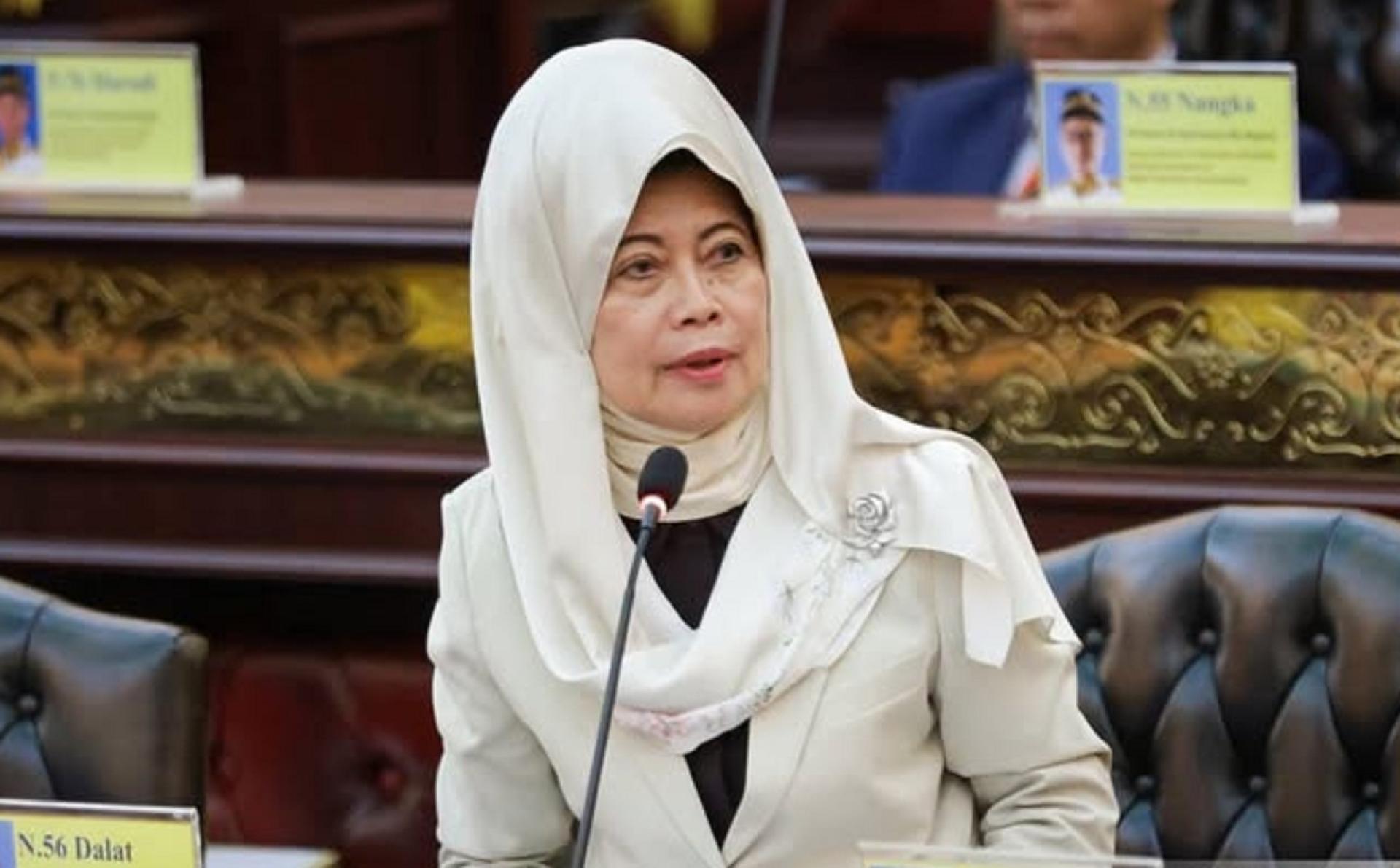 拿督斯里陈赛明在砂议会上发言。