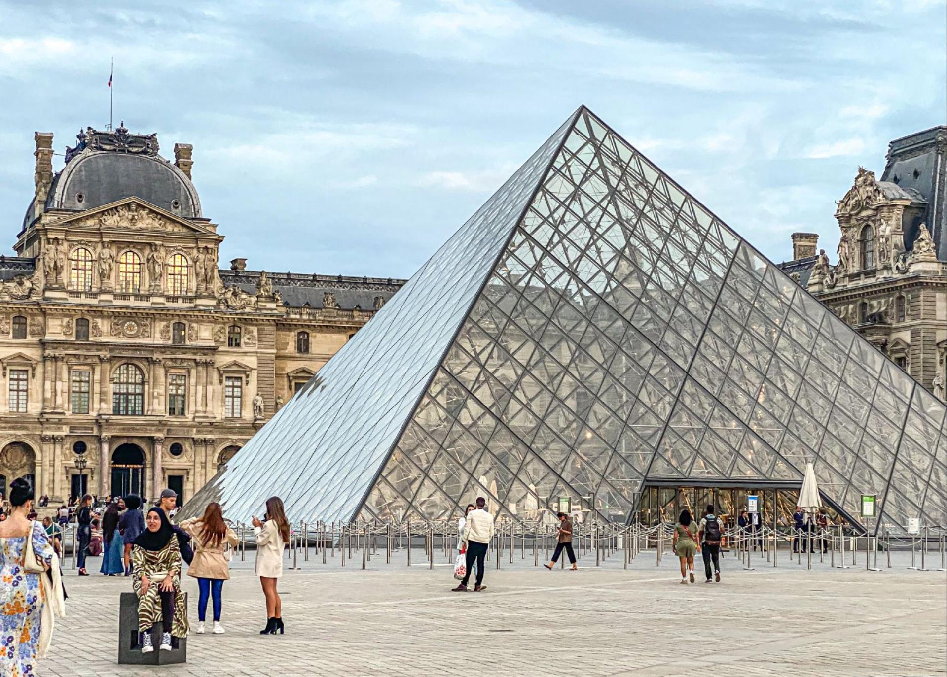 罗浮宫是全球最受欢迎的博物馆。