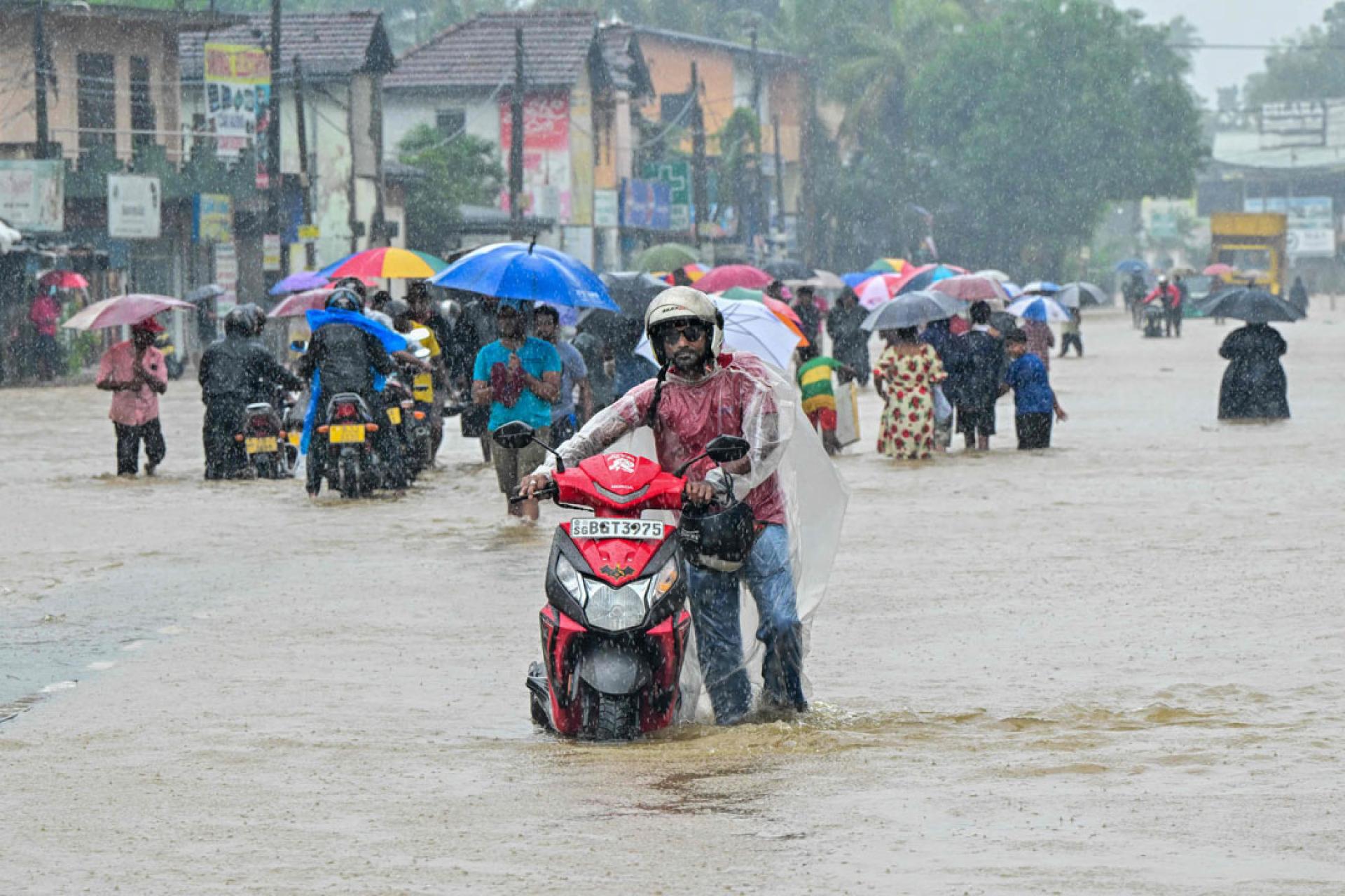 斯里兰卡气象部门预报，未来数日内强降雨天气仍将持续。