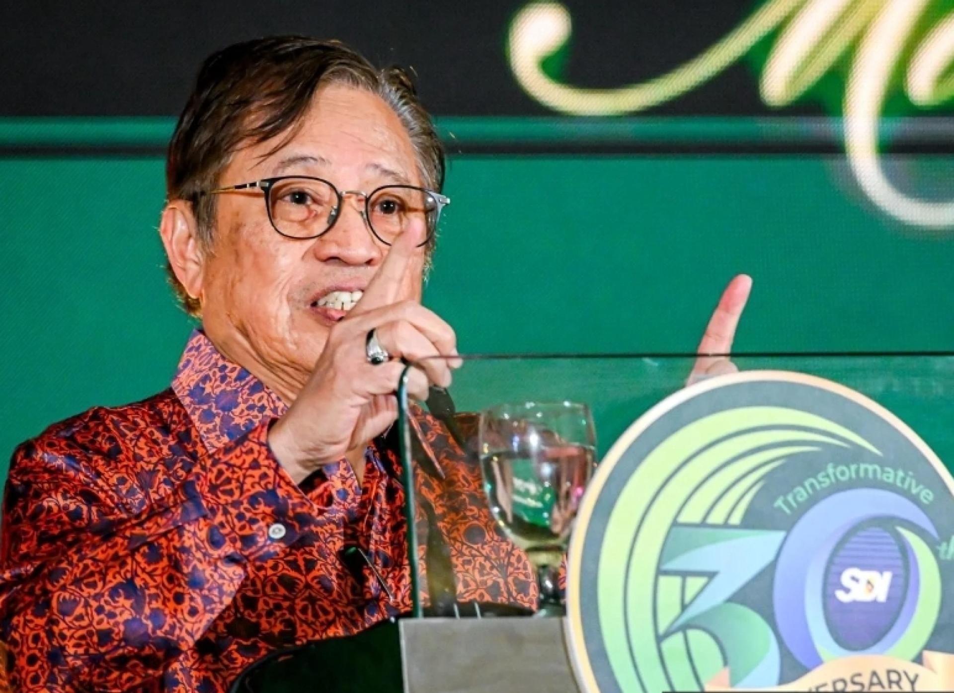 砂总理阿邦佐哈里强调成立自家航空非浪费钱，而是为改善交通连接。