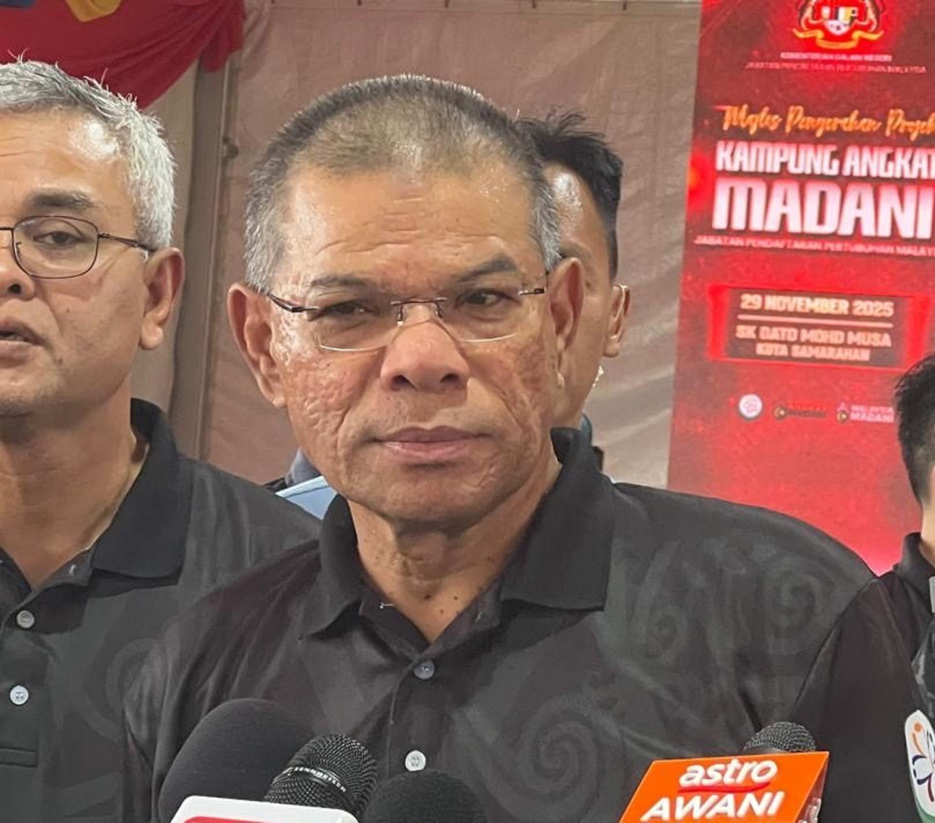 内政部长拿督斯里赛夫丁受访一瞥。