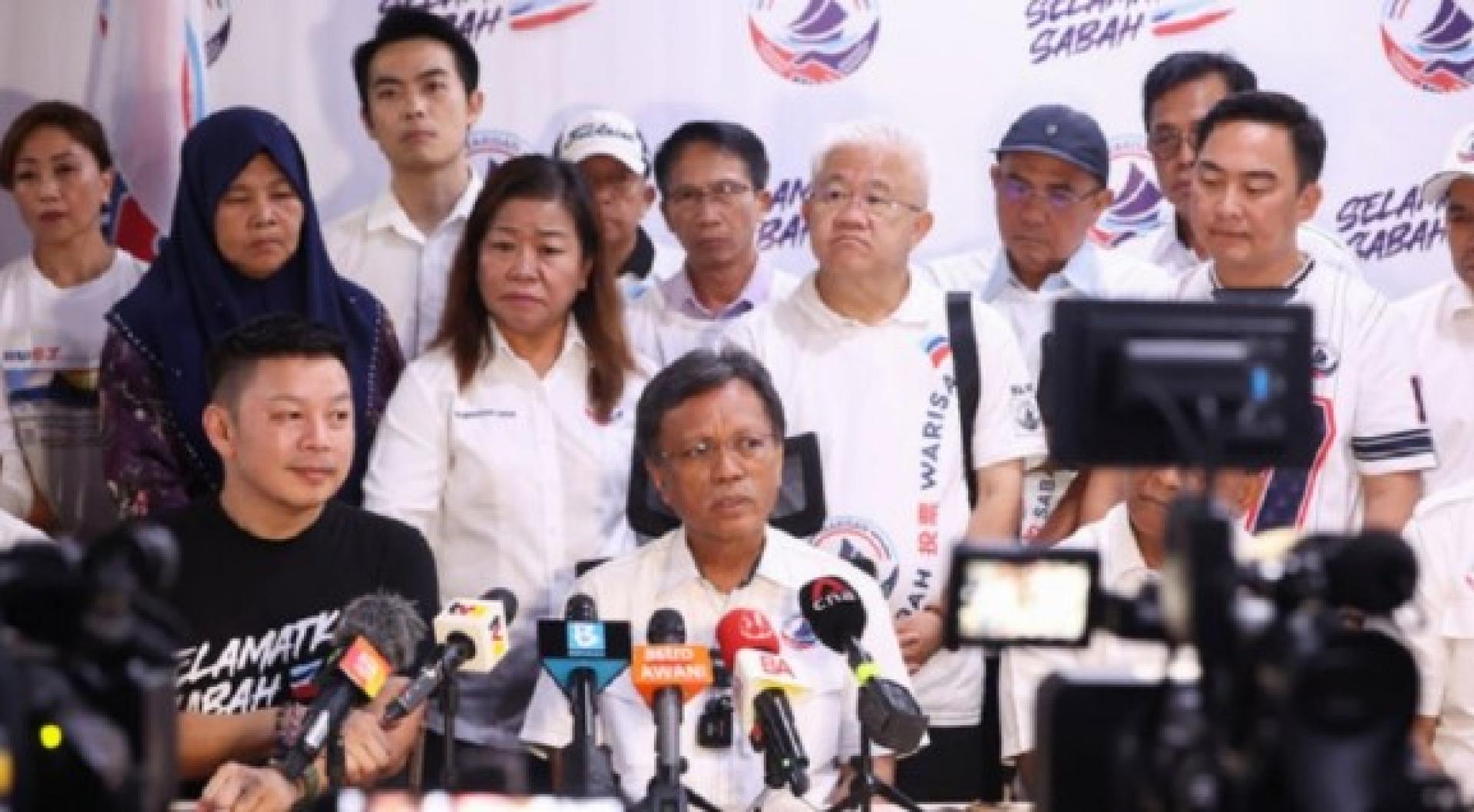 沙菲益（中）在记者会上证实，本身在沙巴州选结束后，没有与任何政党领袖会面。