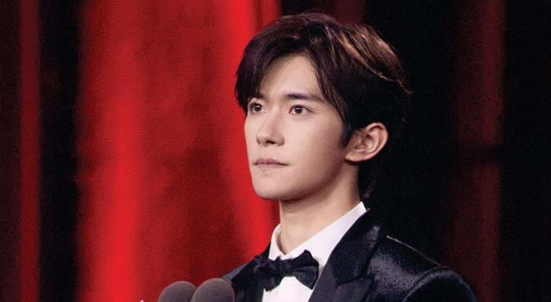 易烊千玺凭借《小小的我》夺下金鸡奖影帝。