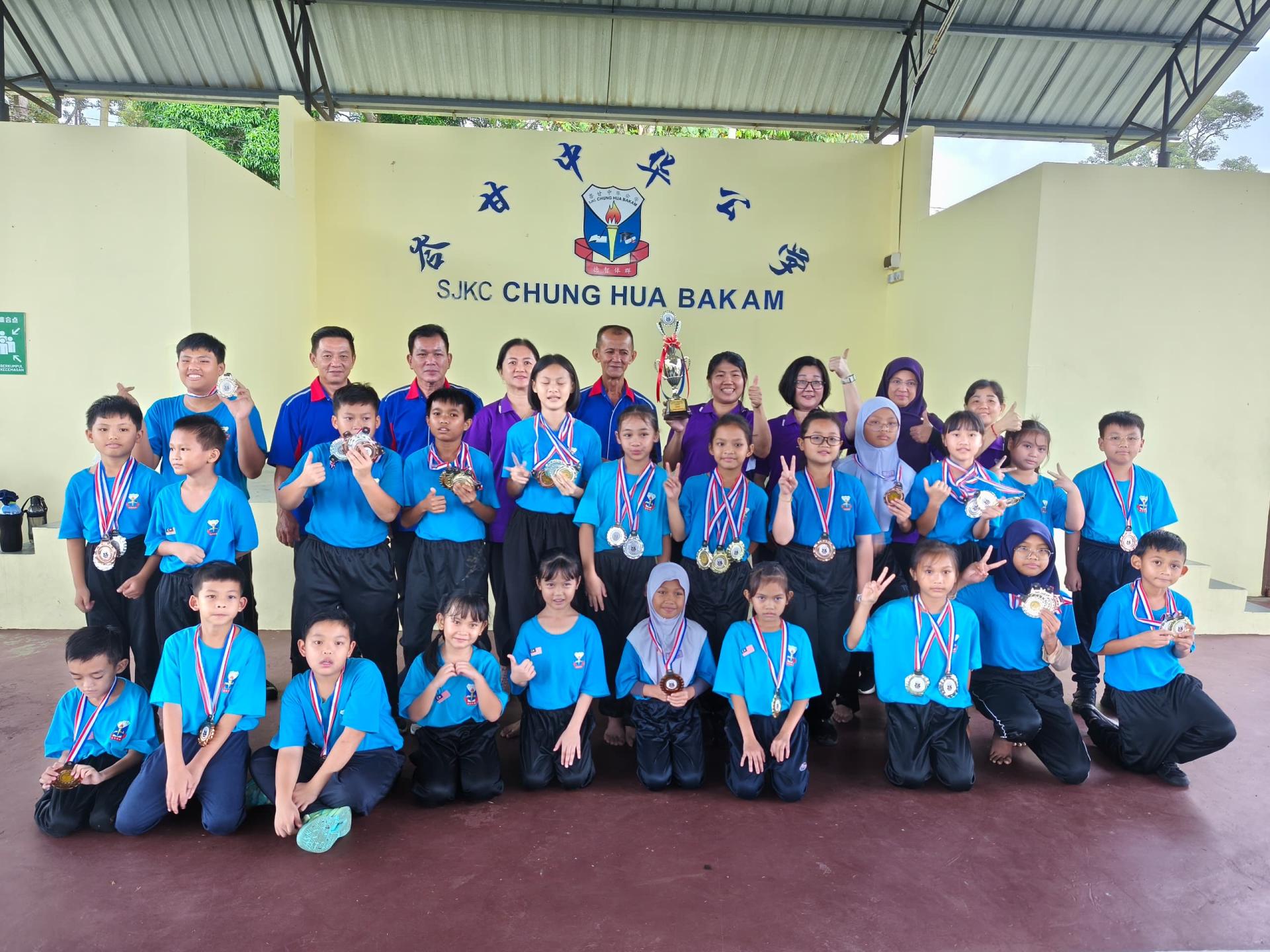 小飞象队伍勇夺冠军。